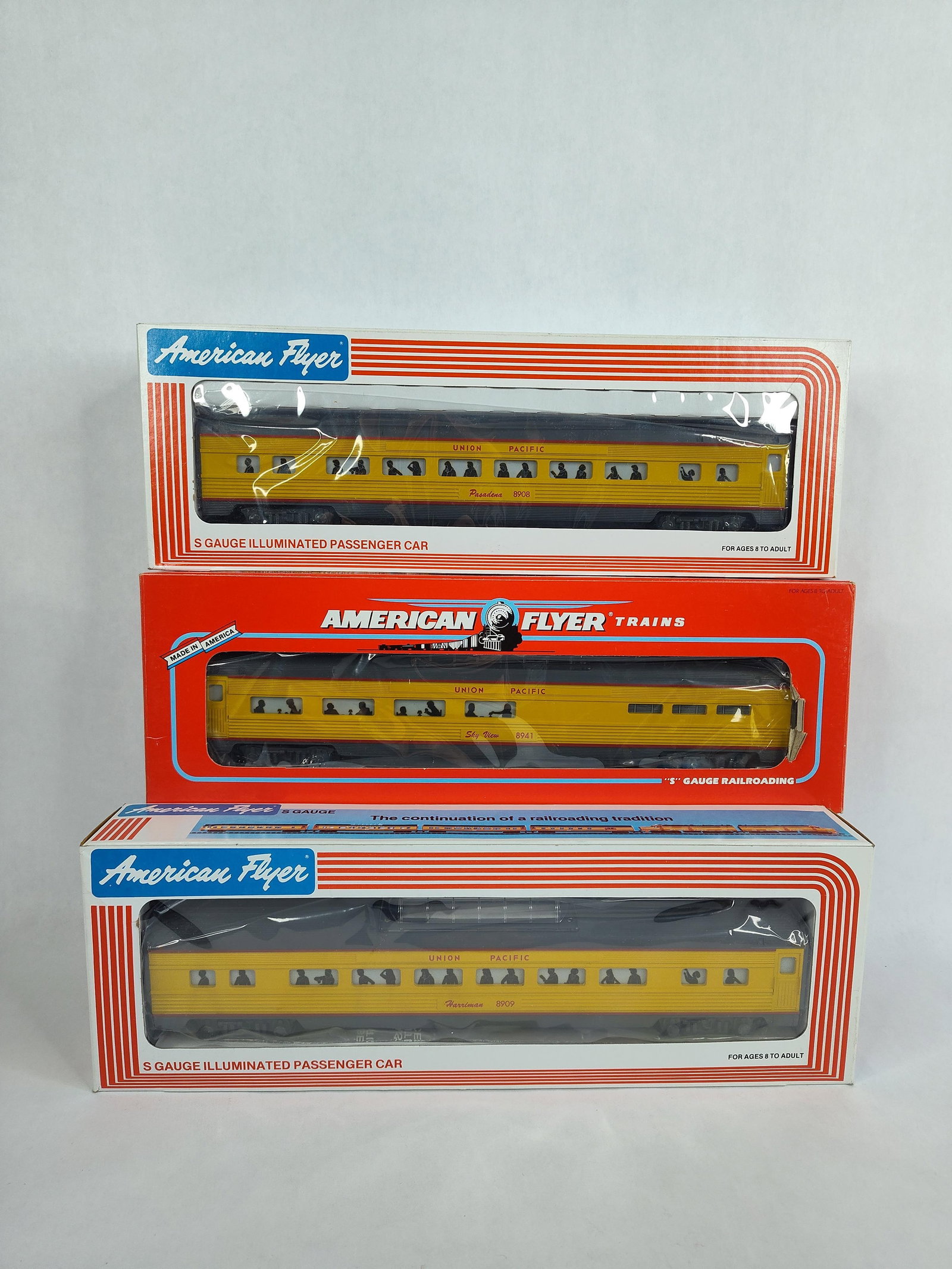 American Flyer Missouri Pacific Passenger Car, Vista Dome Car and Dining Car (1 of 3)