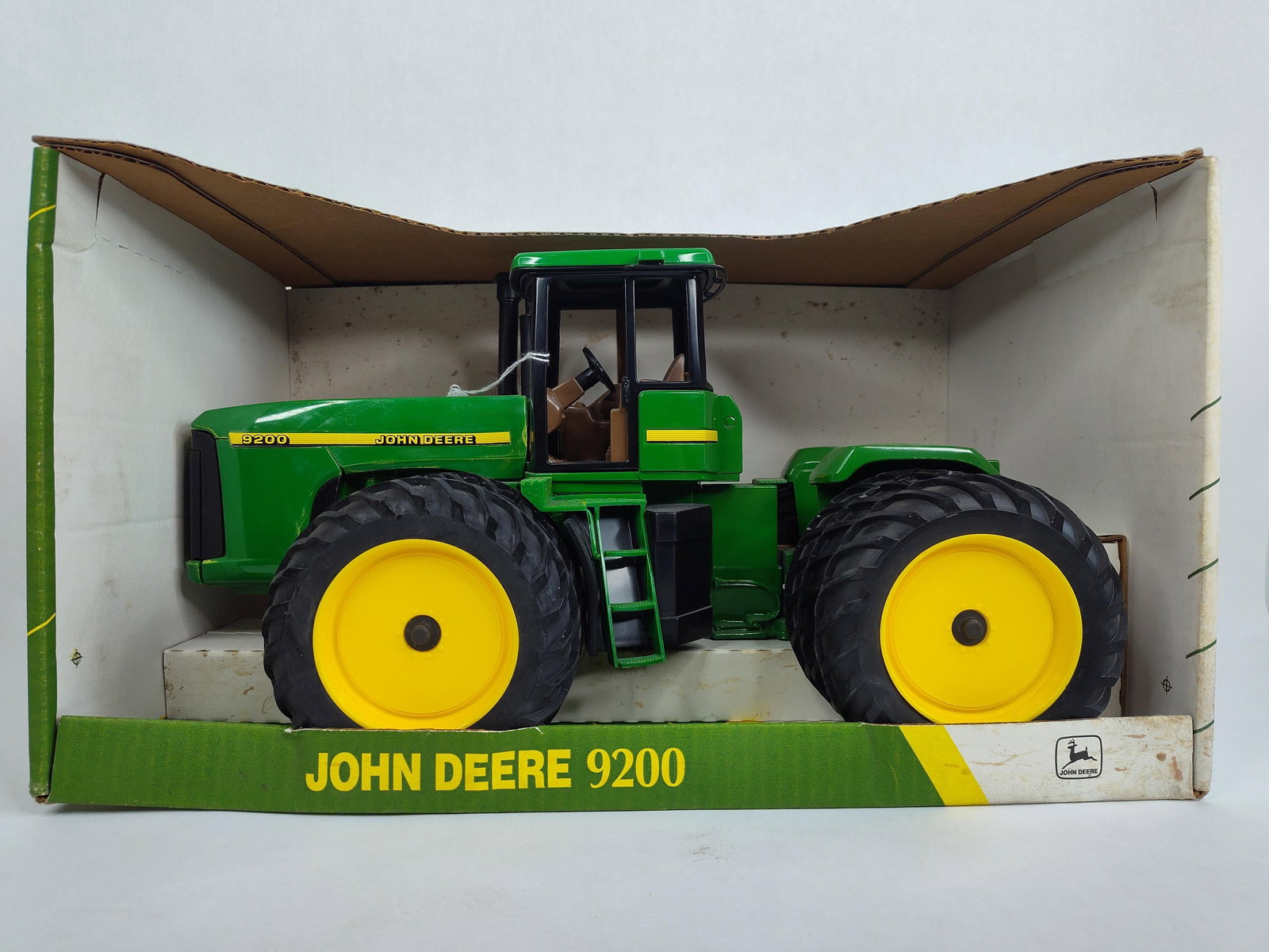 Ertl John Deere 9200 Farm Toy Tractor (1 of 5)