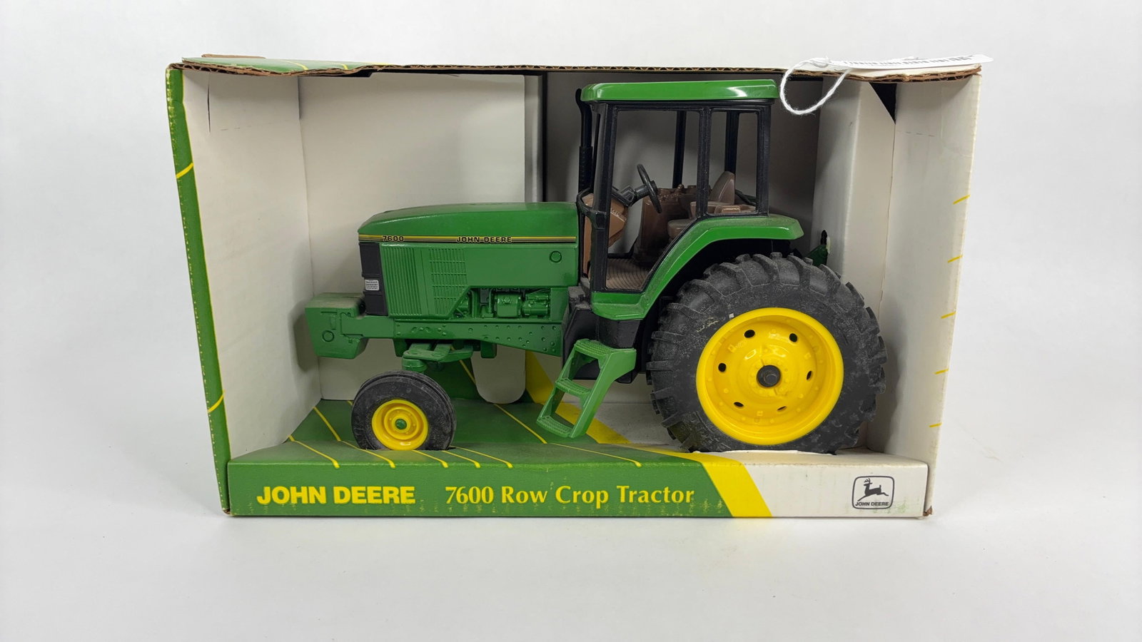 Ertl John Deere 7600 Row Crop Tractor (1 of 5)