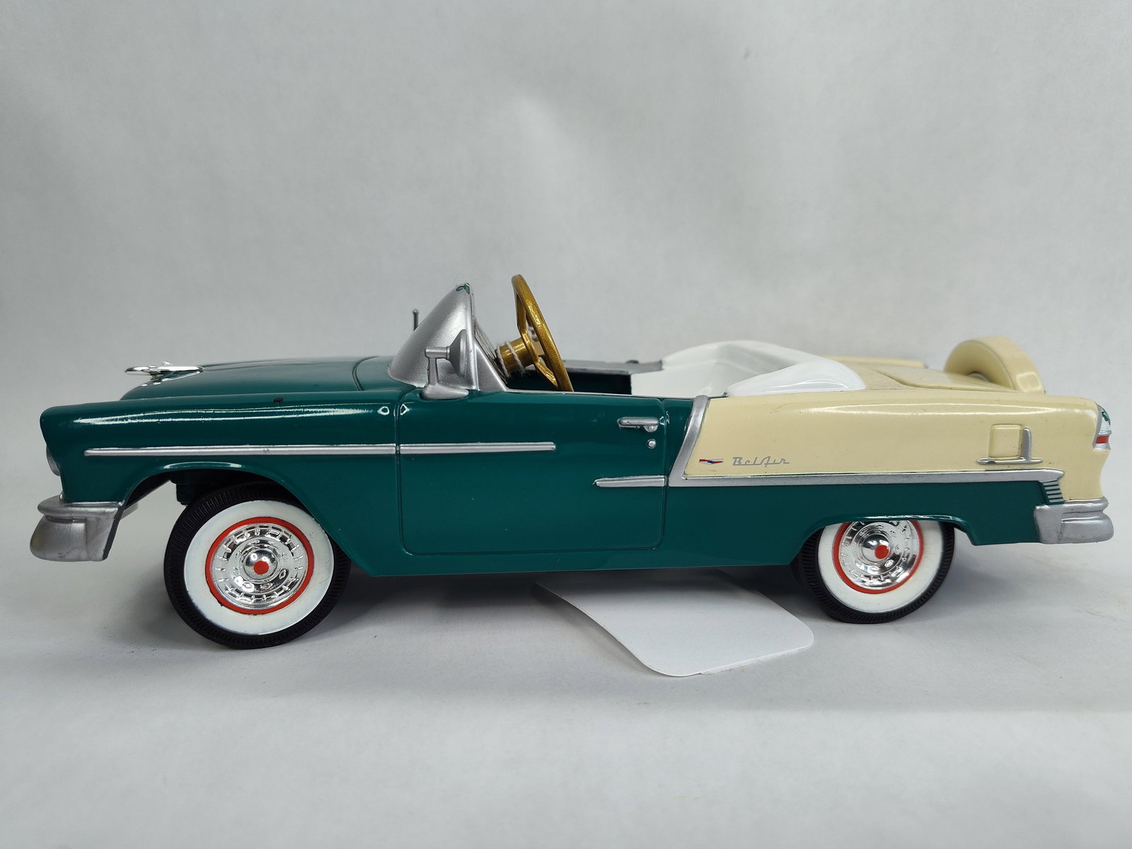 Gearbox 1957 Chevy Bel Air Pedal Car Locking Coin Bank Scale Model Replica (1 of 7)