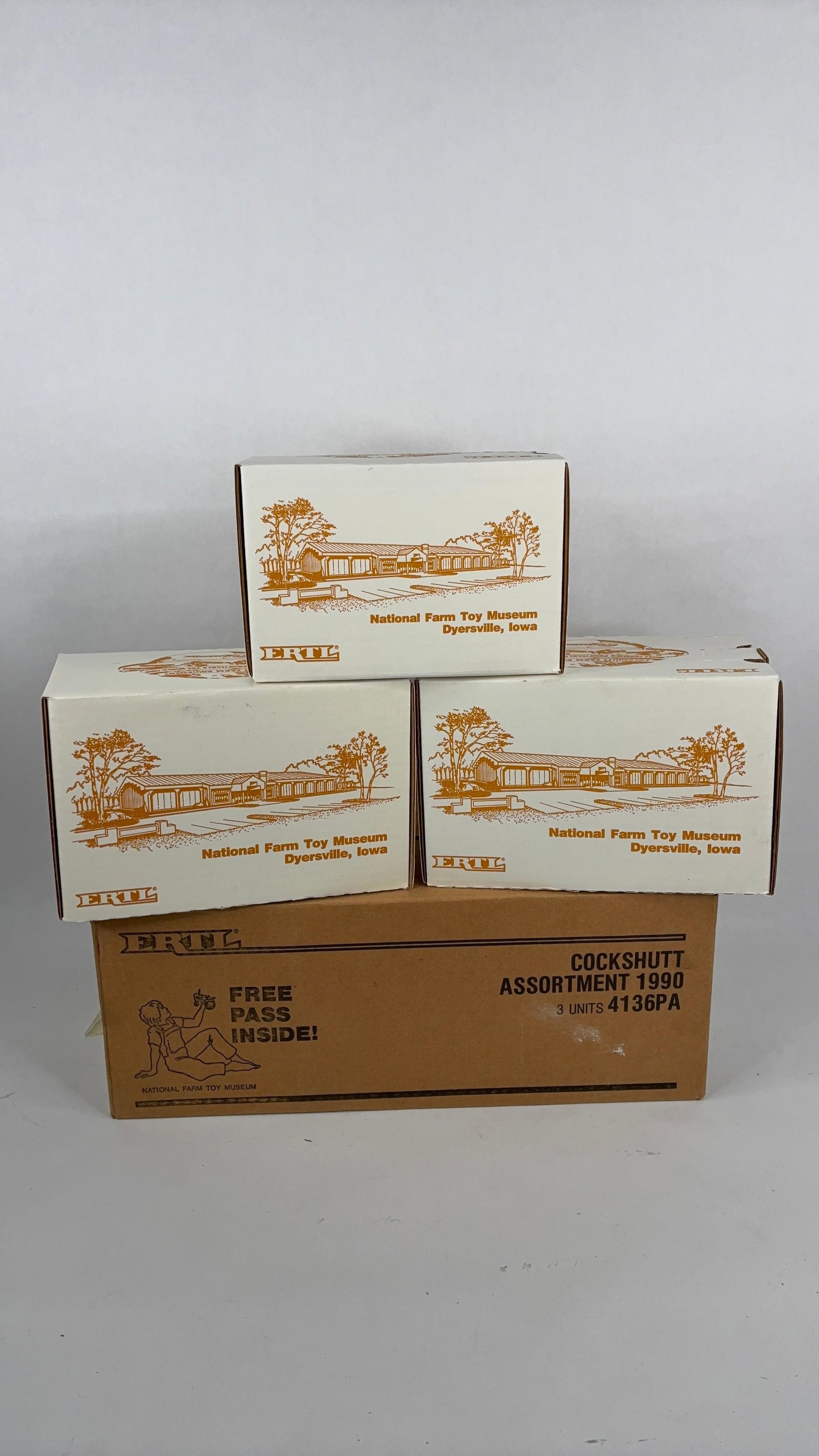 Ertl Collectible 1990 5tht Nat. Farm Toy Museum Cockshutt / Black Hawk Tractor Set Inc. 3 (1 of 8)