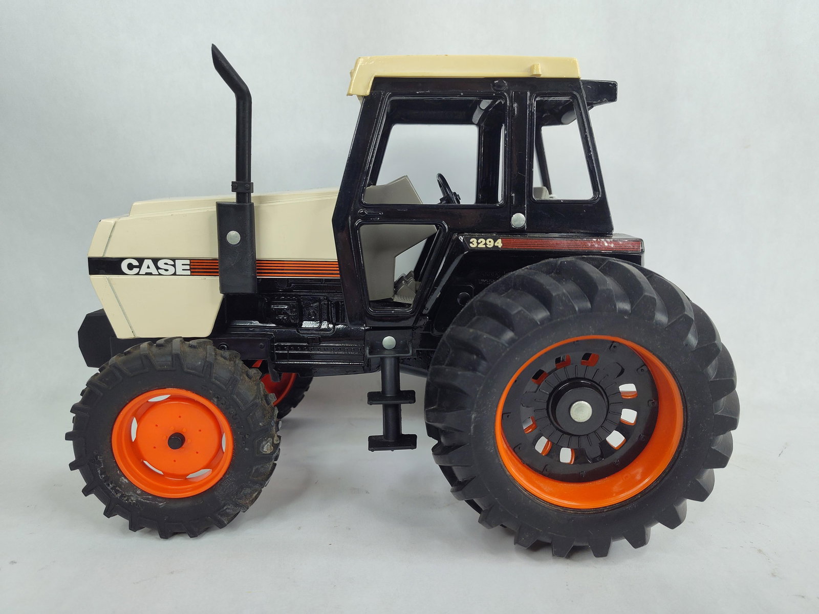 Ertl Case WF 3294 Farm Toy Tractor: .