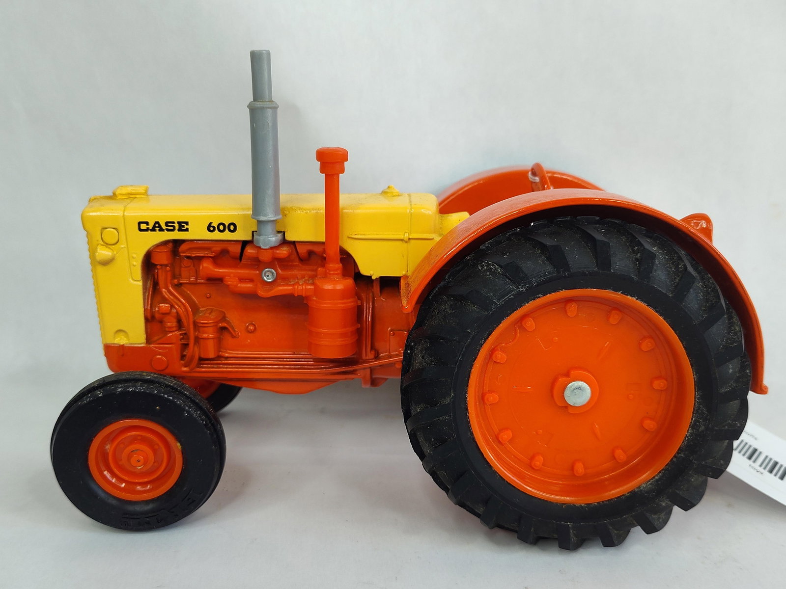 Ertl Case 600 WF Farm Toy Tractor (1 of 5)