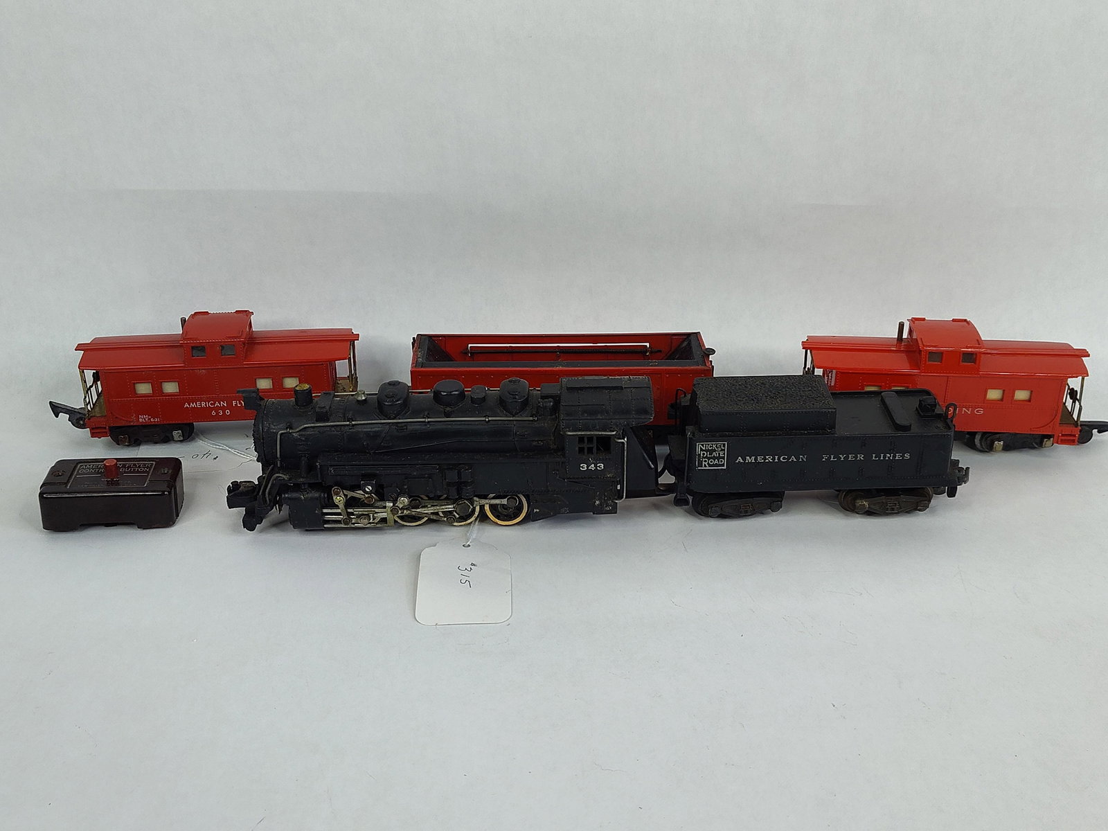 VTG American Flyer Gilbert Trains Locomotive, NP Rail Road, Reading Rail Road Cars and More (1 of 8)