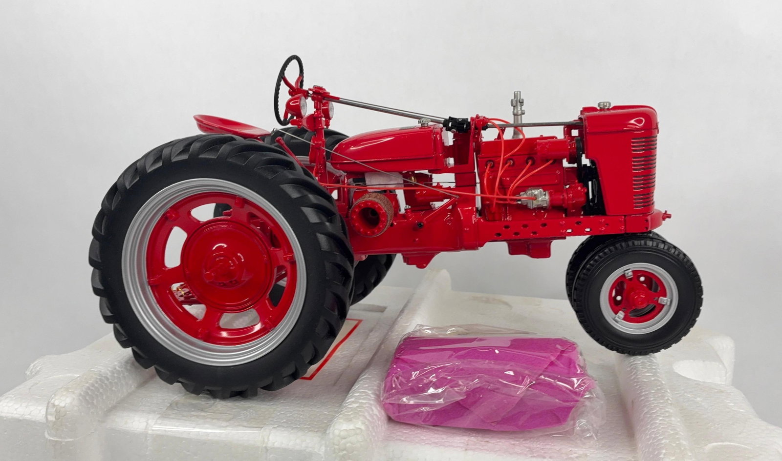 The Franklin Mint Precision Models Farmall Model H Very Highly Detailed w/ COA (1 of 11)