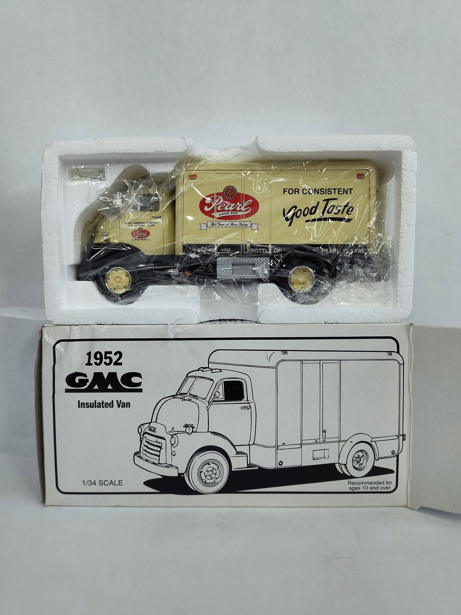 First Gear 1952 GMC Highly Detailed Insulated Van Pearl Brewing Co. Advertising Truck (1 of 5)