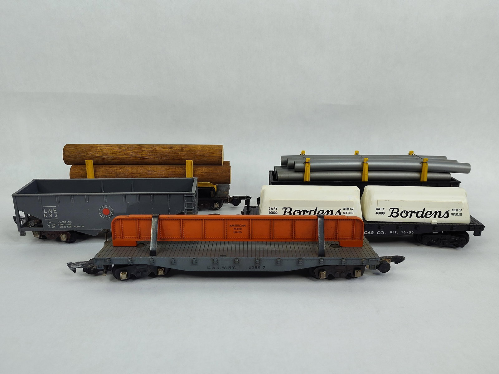 VTG American Flyer Gilbert Trains Log Hauler, Flat Cars, Hoppers and More (1 of 10)