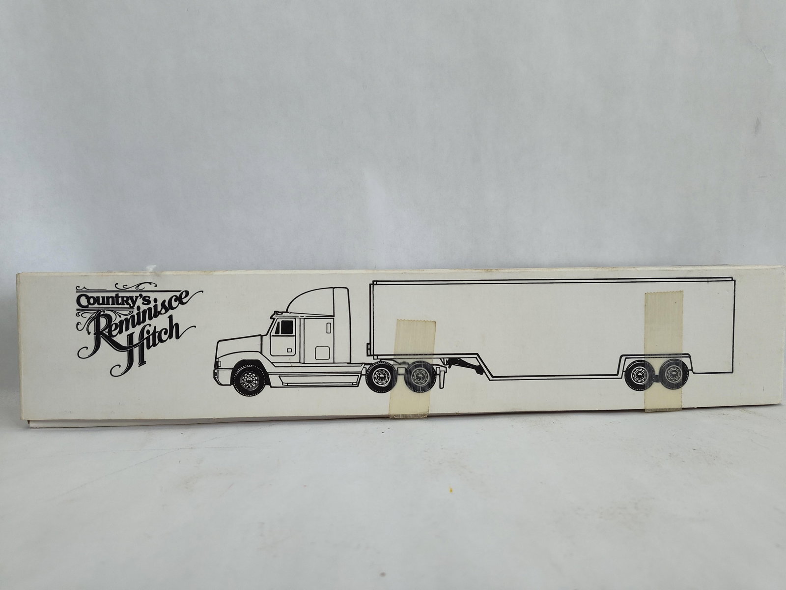 Ertl Country's Reminisce Hitch Advertising Promo Model Freightliner Cab w/ Drop Bed Trailer (1 of 4)