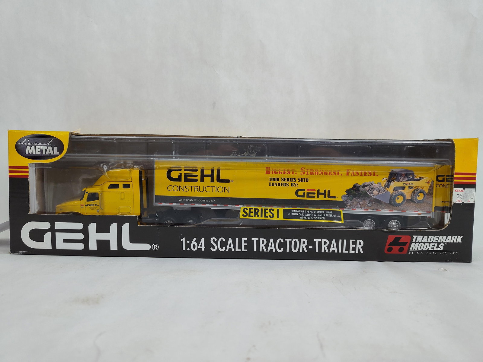 Ertl Trademark Models Gehl Series I Advertising Promo Model Tractor and Trailer Scale Model (1 of 4)