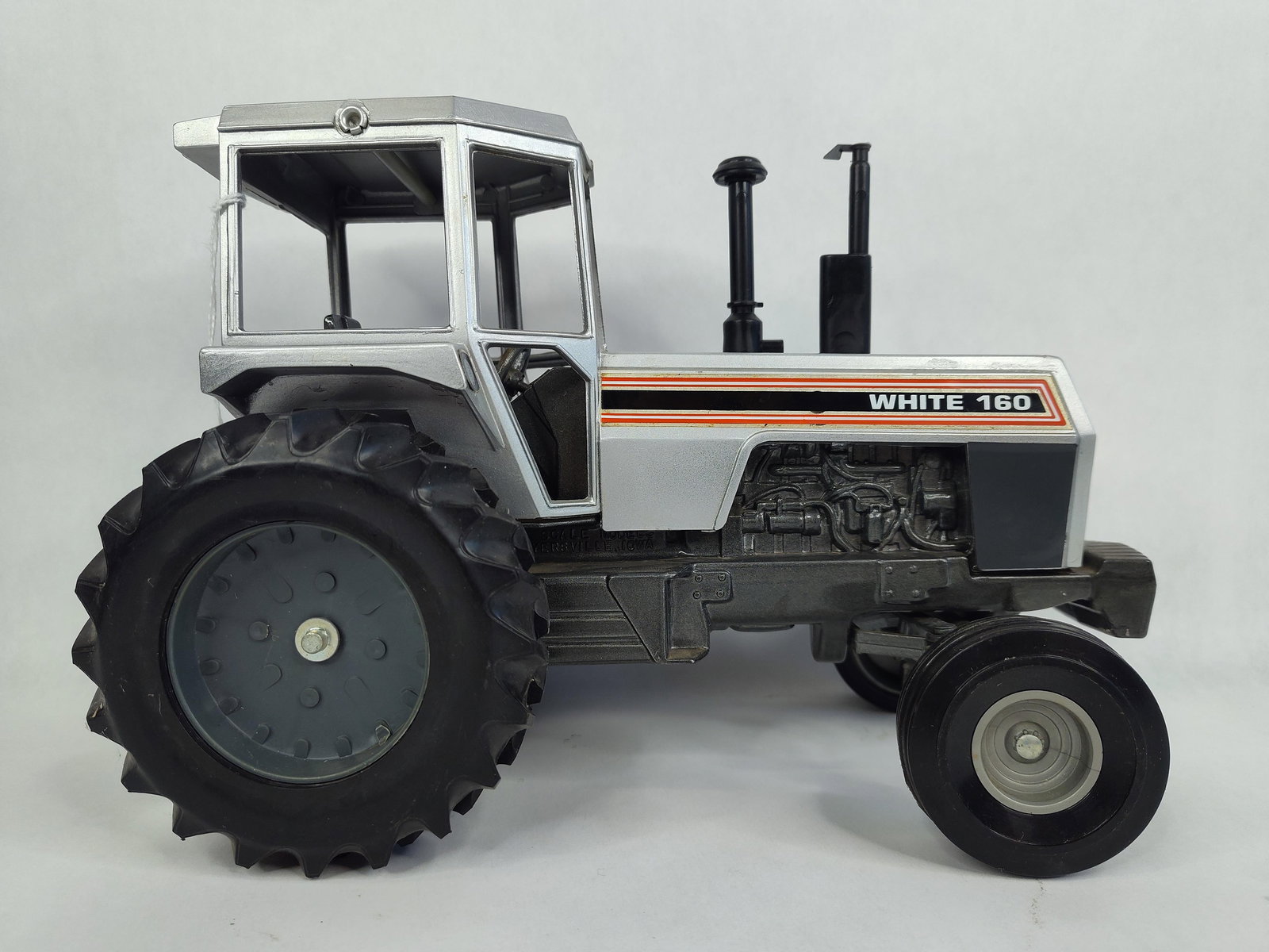 Scale Models White WF 160 New Ideal 1st Edition 1987 Collector Series Tractor (1 of 6)