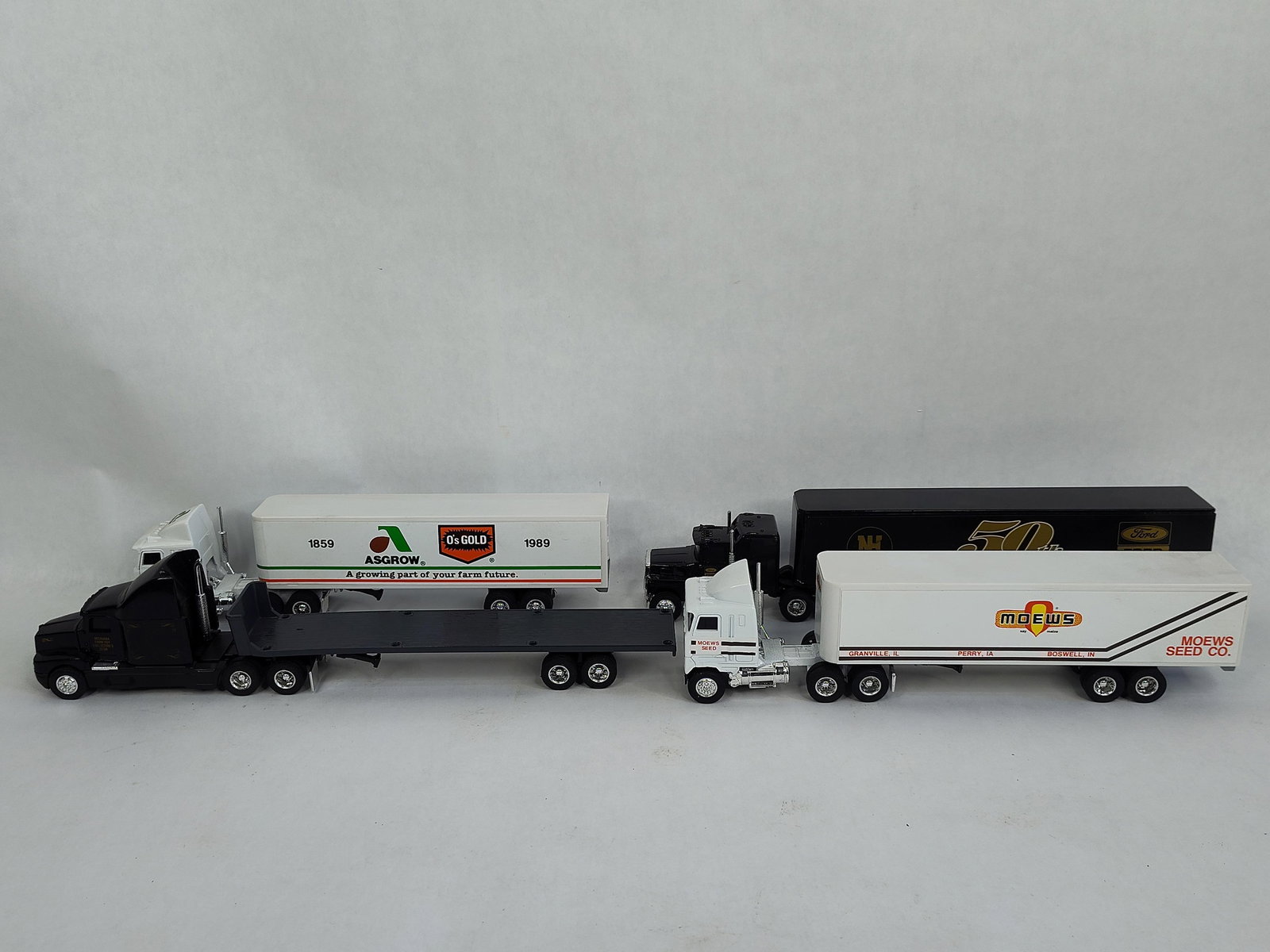 Ertl Advertising Promo Model Truck and Trailers Inc. Moews Seed Co., Asgrow, Ford New Holland (1 of 8)