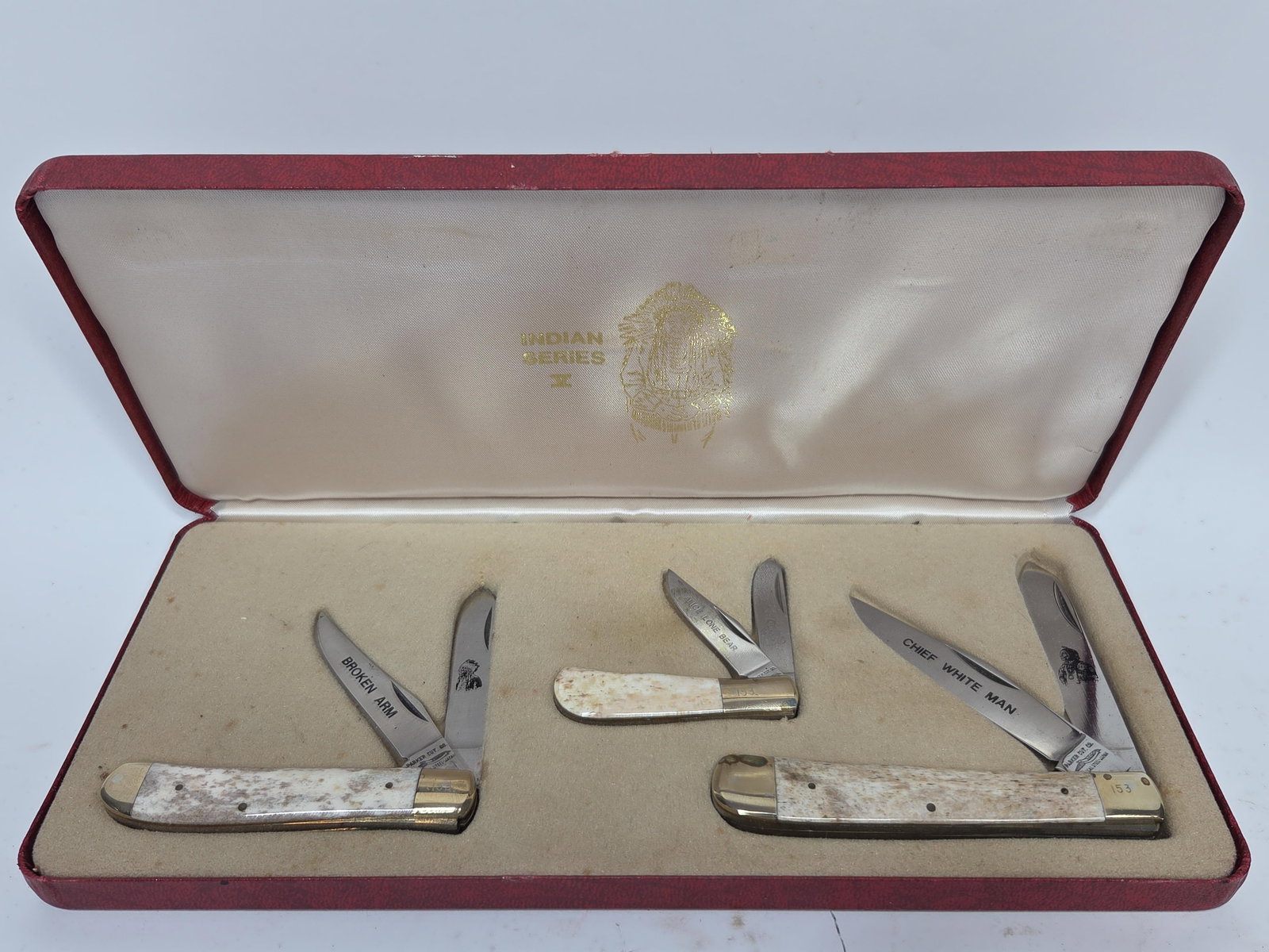 Parker Cut Co. Indian Series IV Folding Knife Set in Case: This lot includes Broken Arm, Alice Lone Bear and Chief White Man Native American Knife Lot with handles appearing to possibly be made of antlers/all natural materials