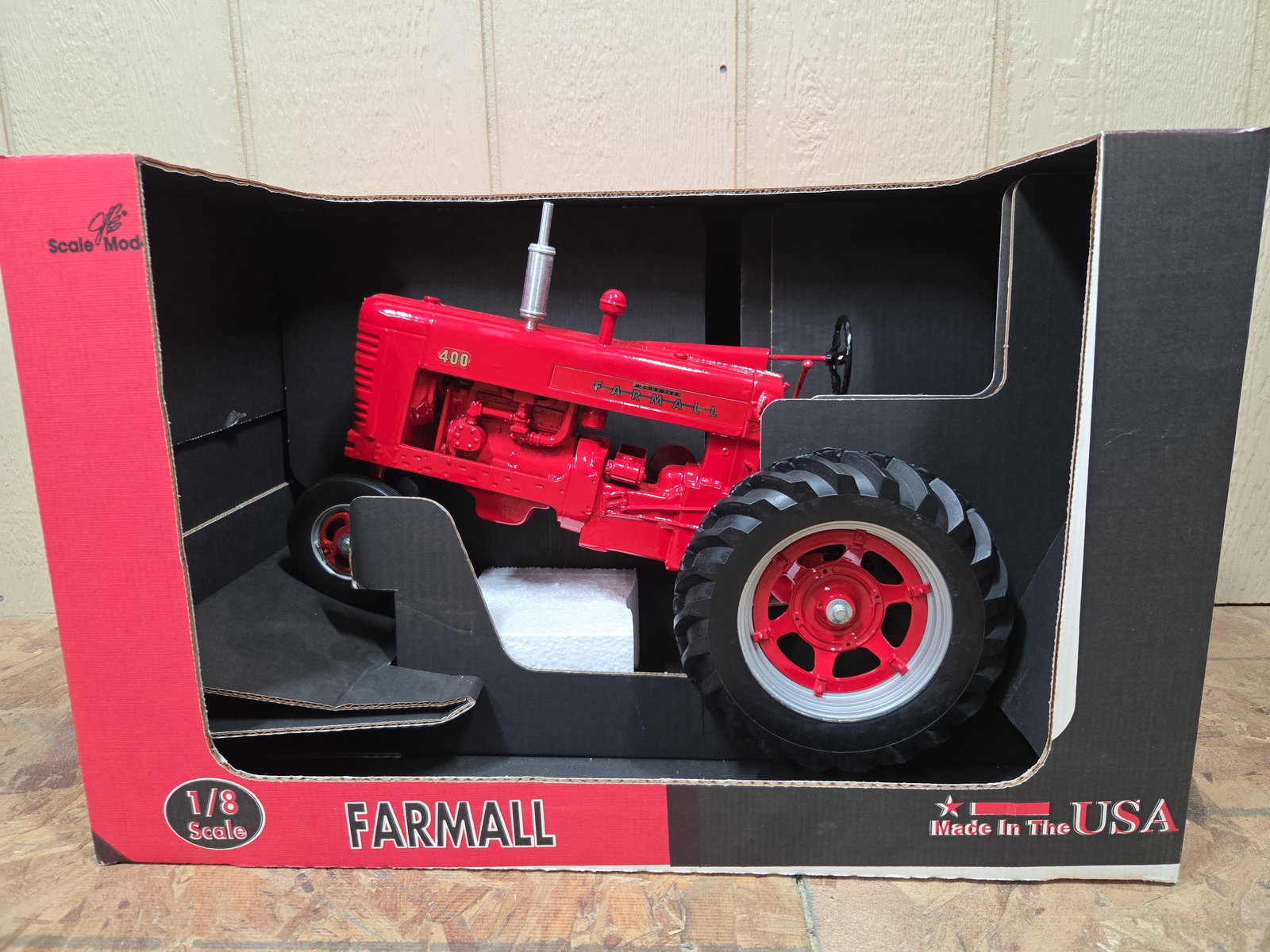 Ertl McCormick Farmall NF Model 400 1/8 Scale Model Tractor: NOS? 1/8 Scale?