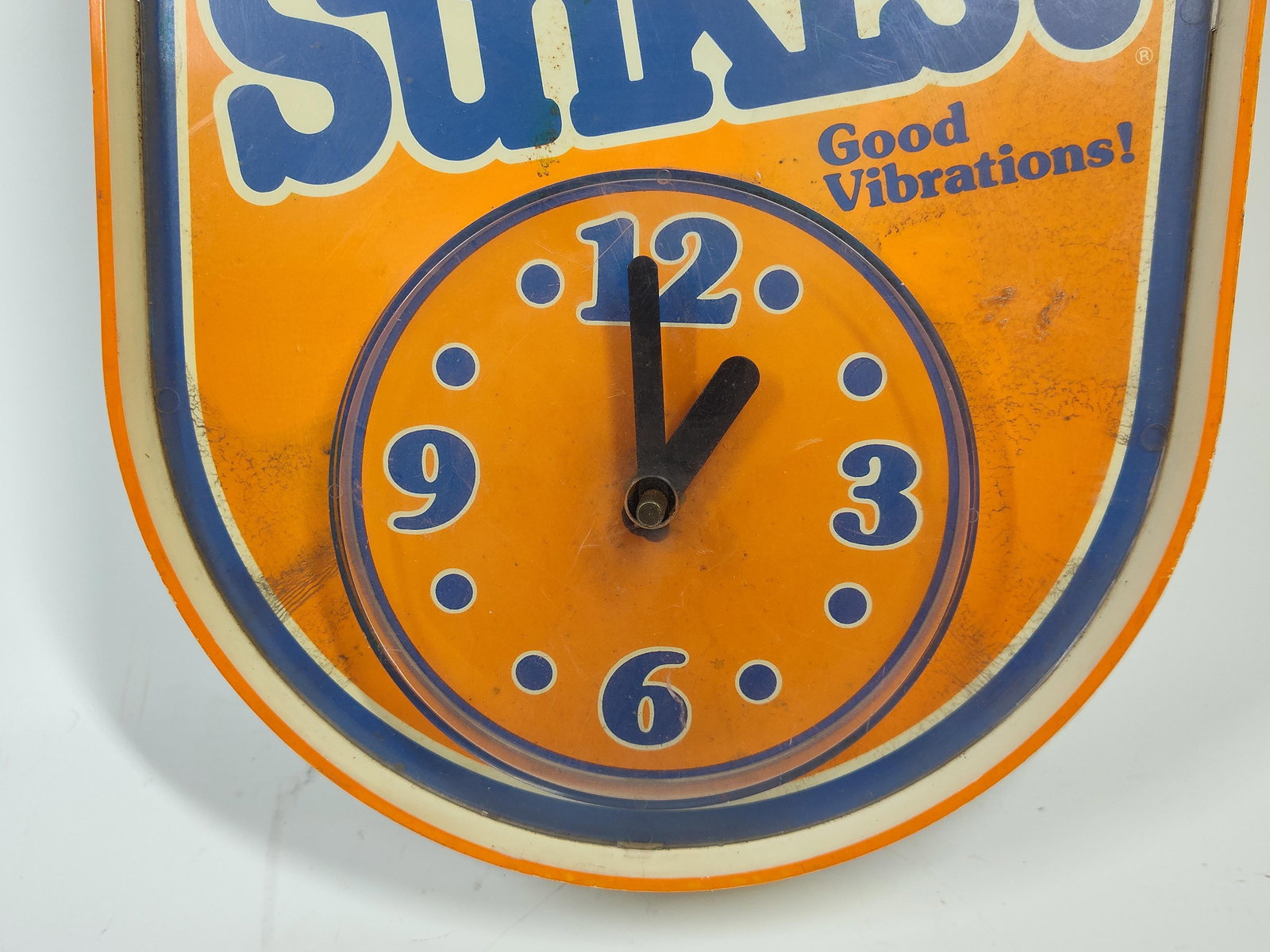 Sunkist Good Vibrations Clock - 3