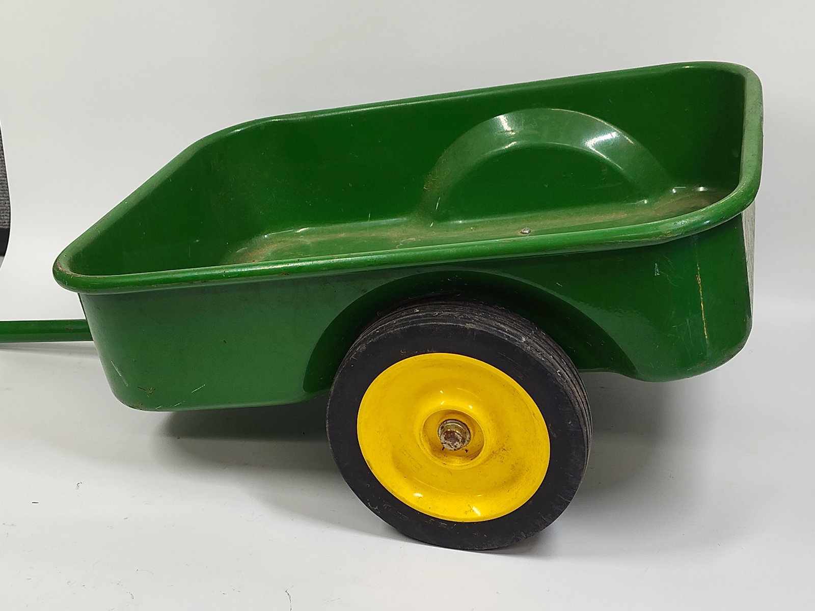 Ertl John Deere Farm Toy Pull Behind Wagon For a Pedal Tractor: .