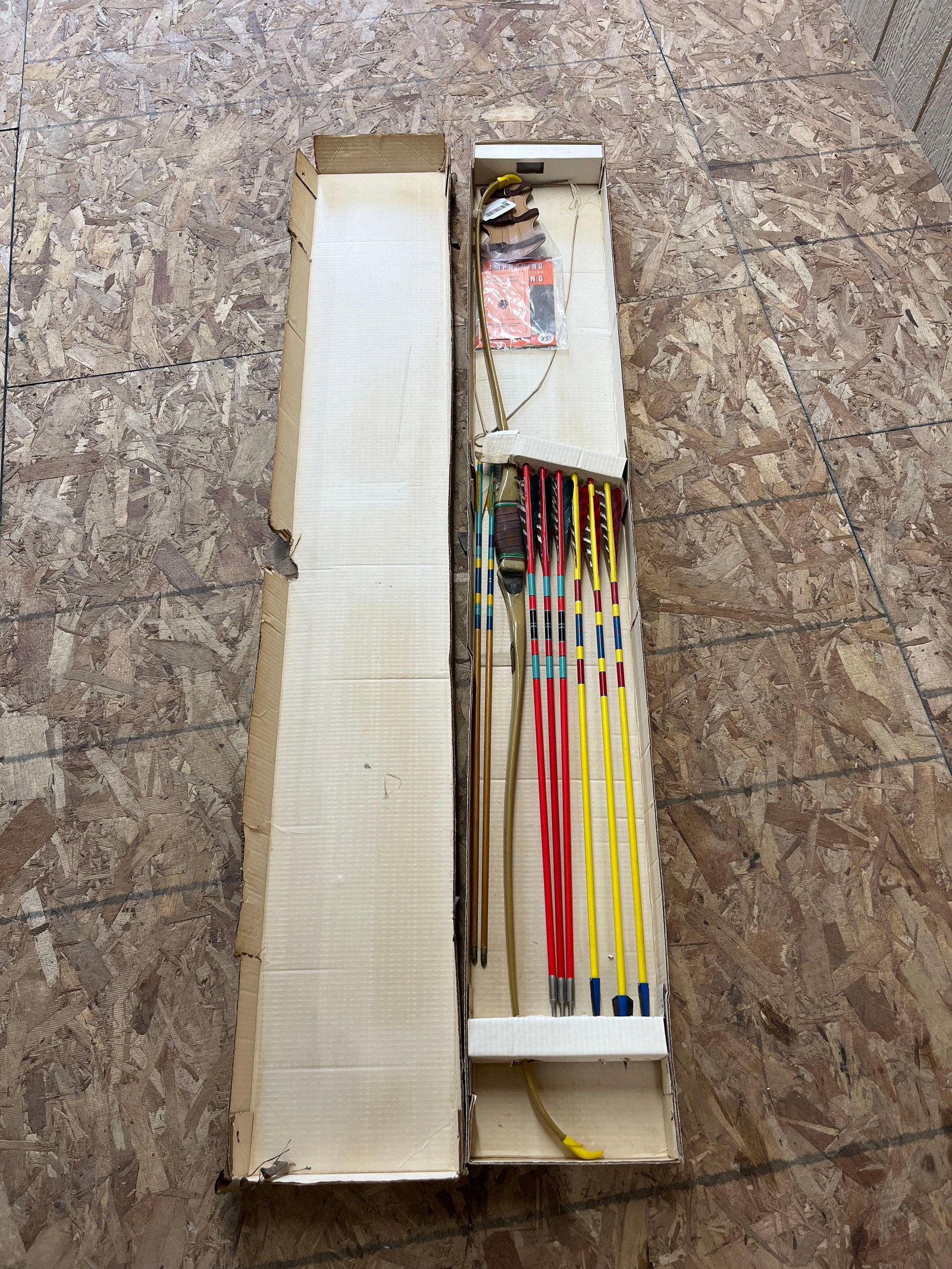 Indian Archery & Toy Corp. Vintage Recurve Bow w/ Arrows and Accessories in Original Packaging: Great vintage toy inc. box, paperwork, manuals, arrows, accessories and more as shown in photos