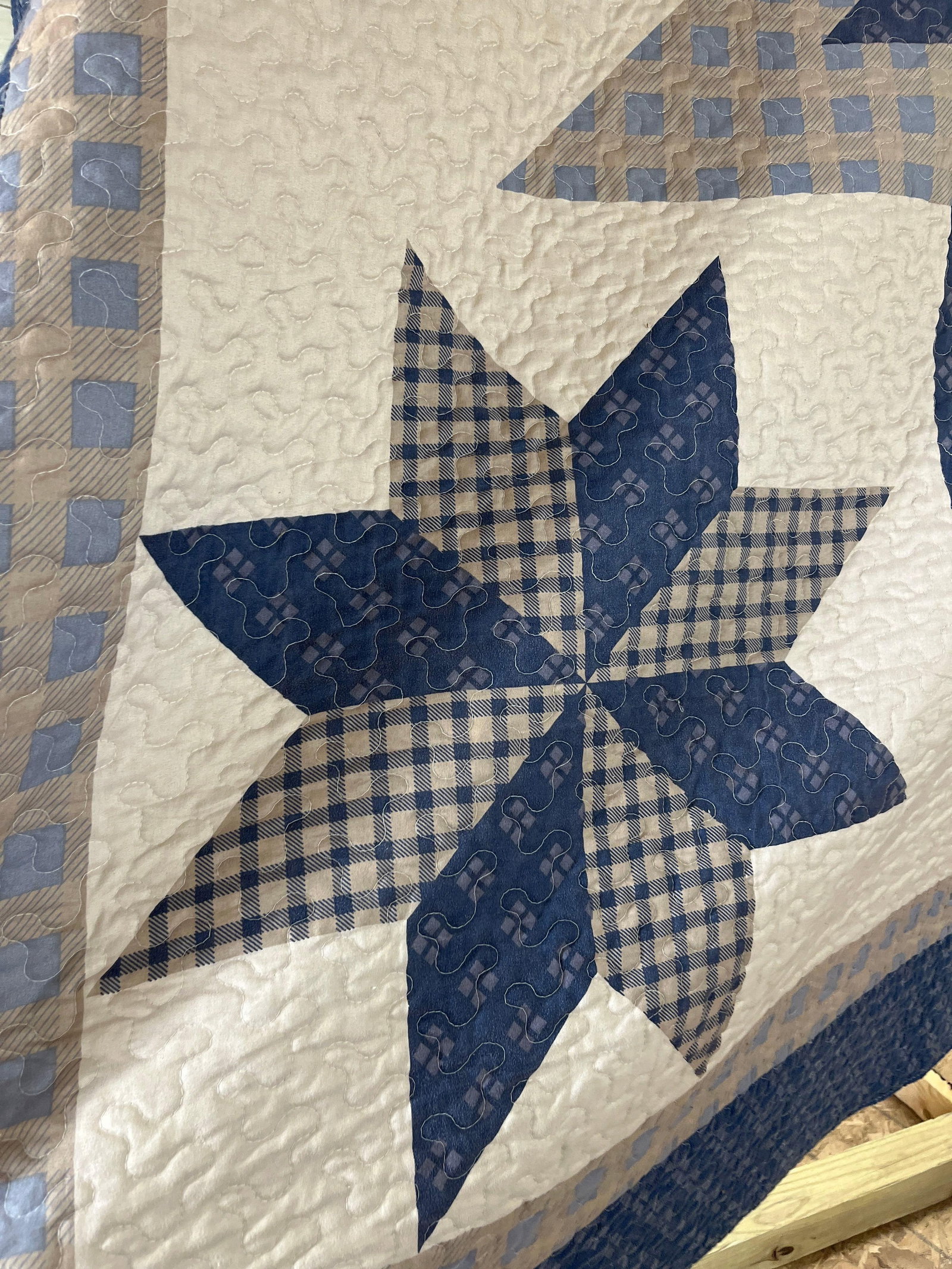 Star Pattern Printed Quilt - 2