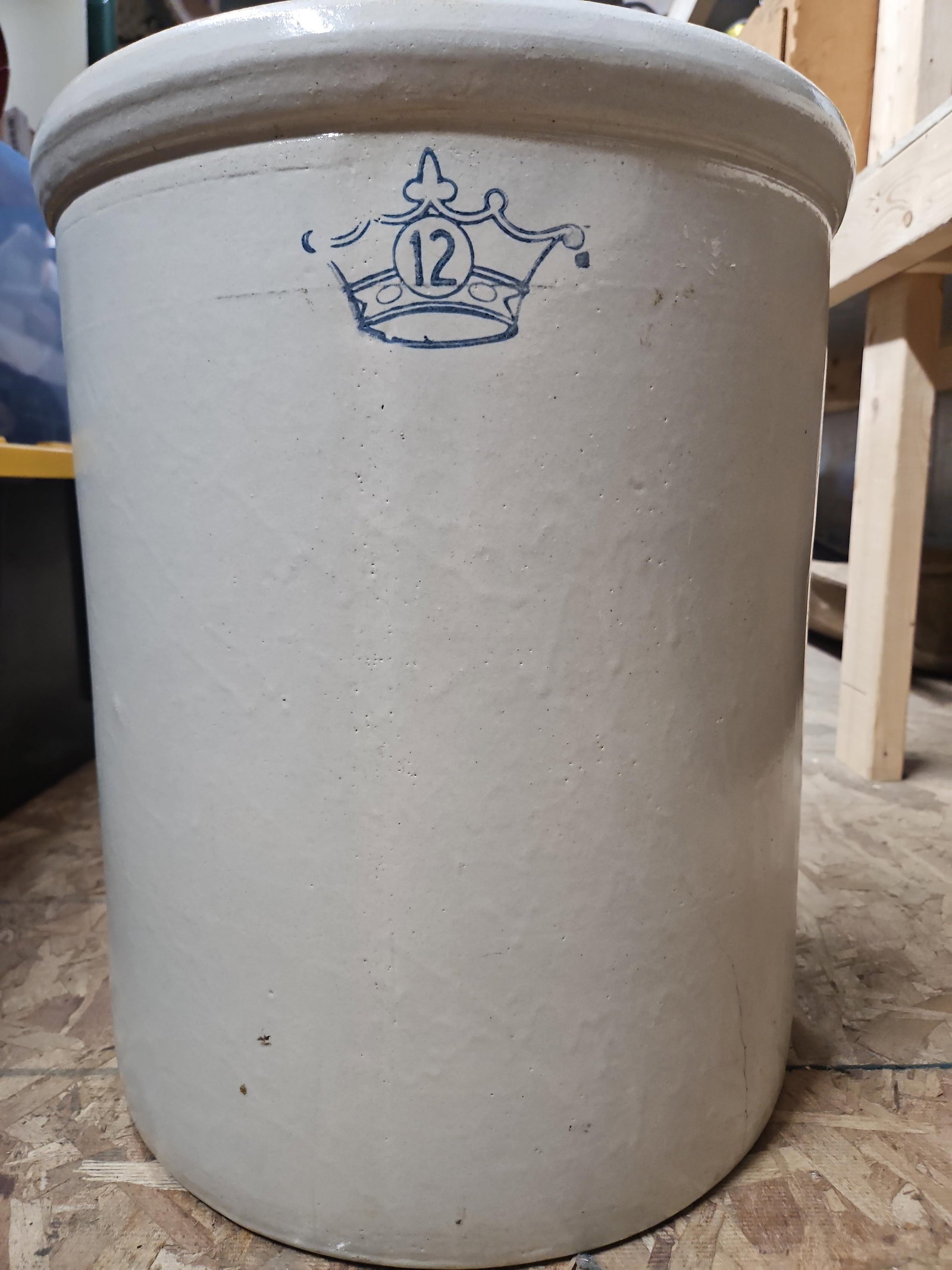 12 Gallon Crown Crock: No large chips or cracks are found. 19x15.5 inches