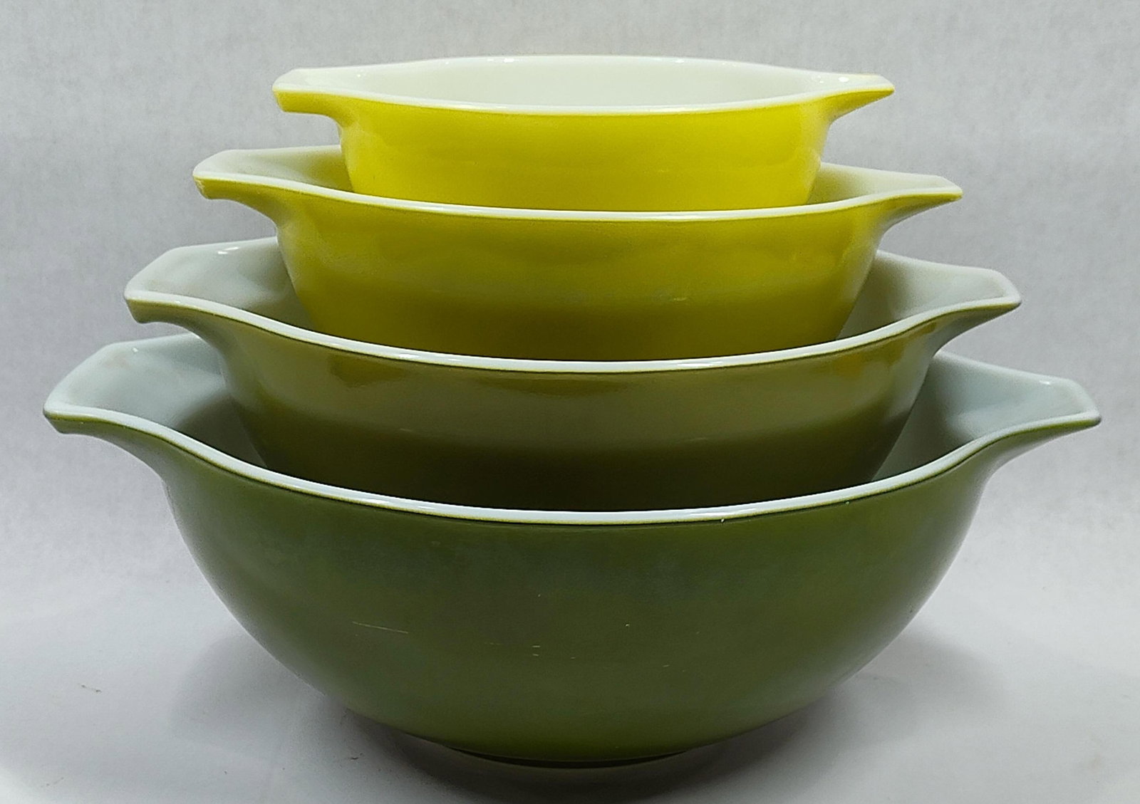 VTG Pyrex Graduated Ombre Green to Yellow Nesting Mixing Bowl Set (1 of 11)
