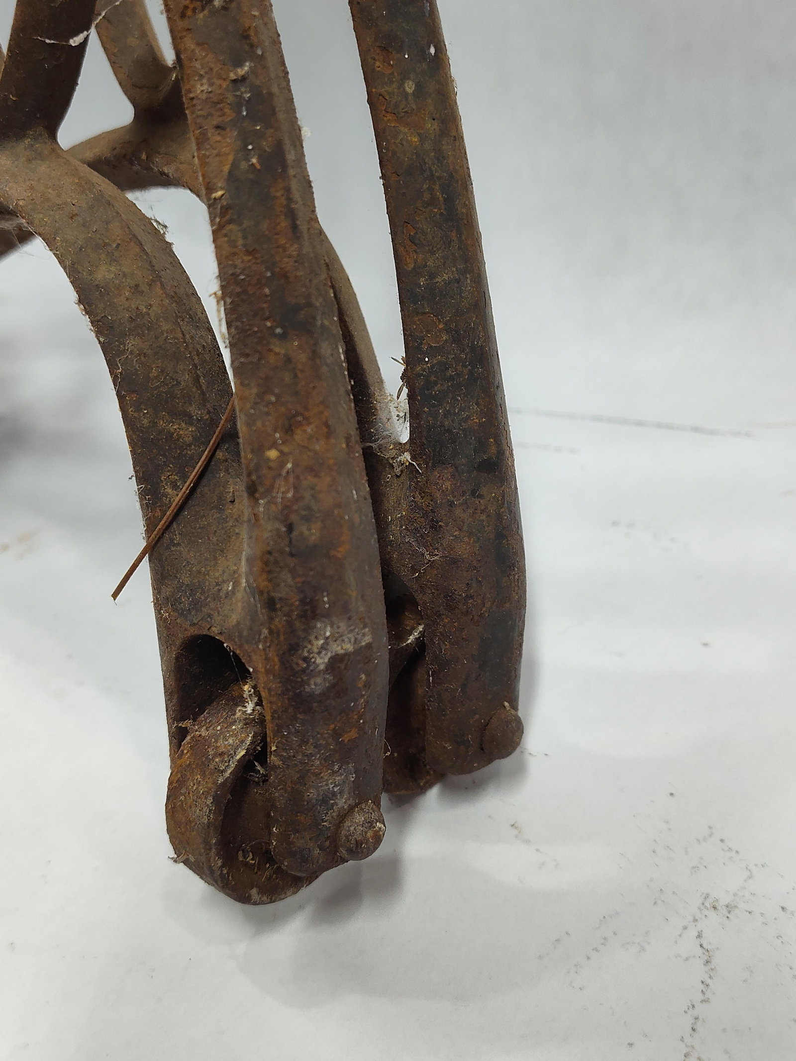 Cast Iron Singer Sewing Machine Base Open Work Ends - 3