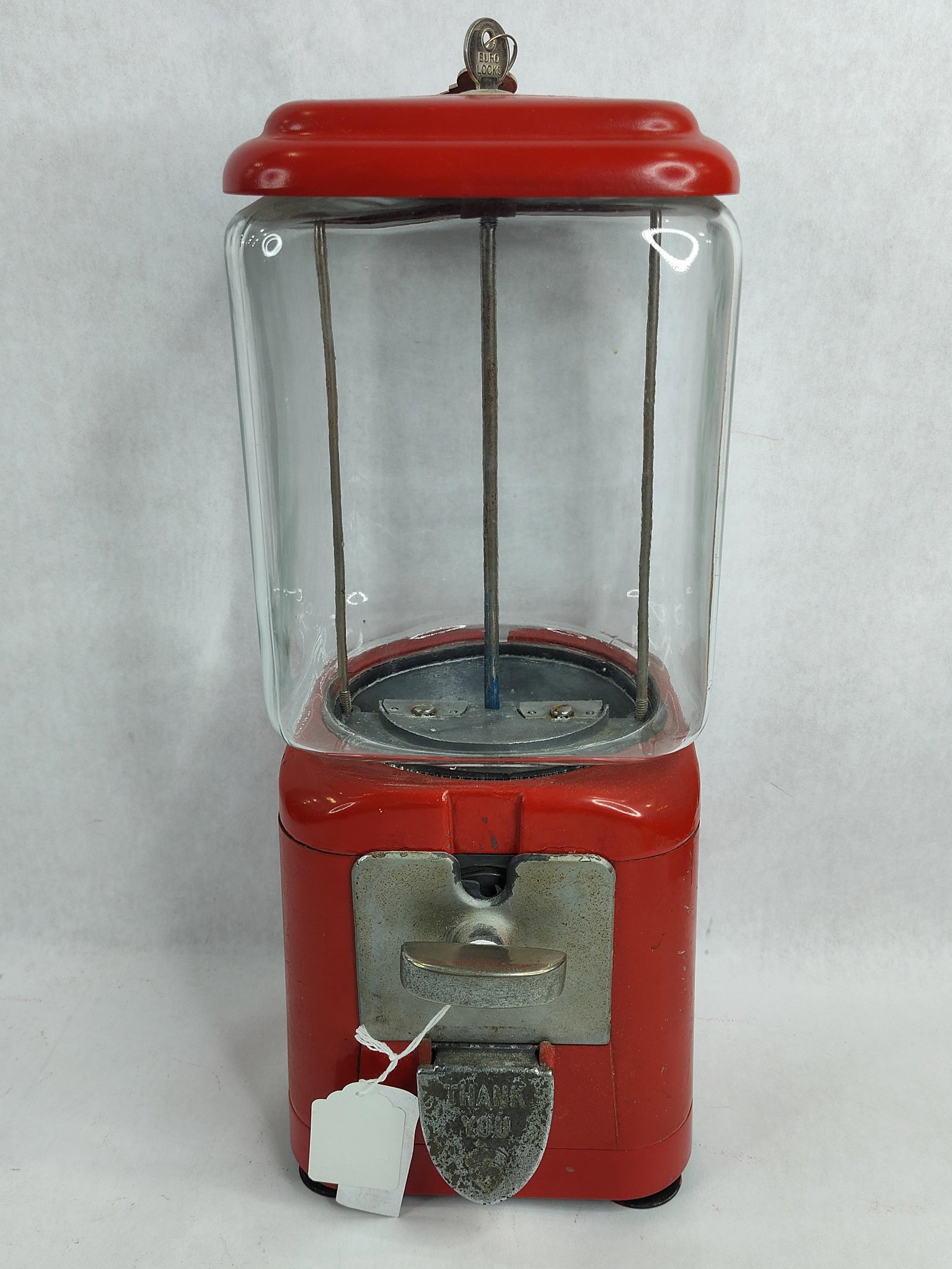Oak Mfg Co Country Store Counter Top Coin Op Gumball Machine w/ Key: Great red base and glass tank with no chips cracks or breaks standing 165 in H and includes key