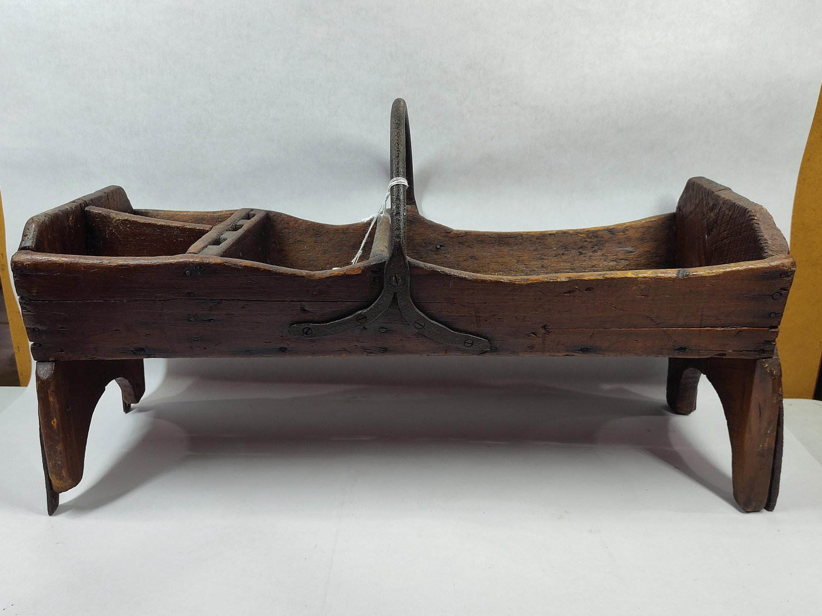 Primitive Hand Forged Iron Handled Farriers Caddy: Great early craftsmanship measuring 25 in L