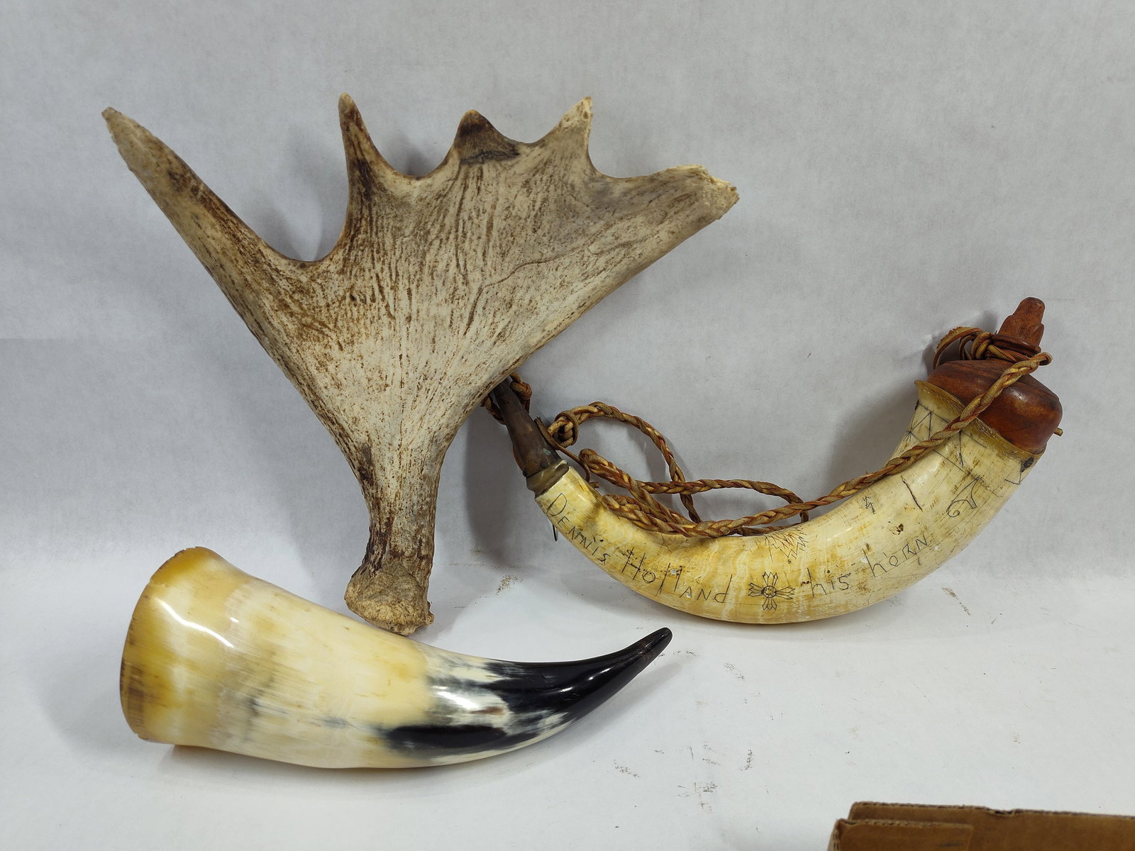 American Scrimshaw Powder Horn, Steer Horn and Moose Antler Lot (1 of 6)