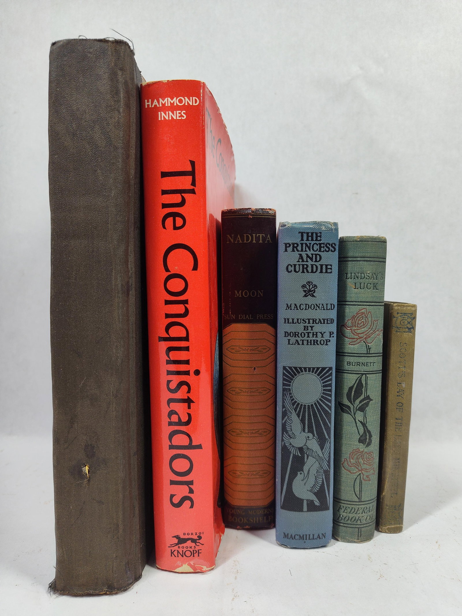1910 Pupils Study, 1950 History of the US, 1969 The Conquistadors, 1879 Lindsays Luck and More: This great book / reader lot includes a variety of early books with the History of the United States being complete with early maps, 1879 Lindsays luck being in wonderful condition , 1927 Naditas