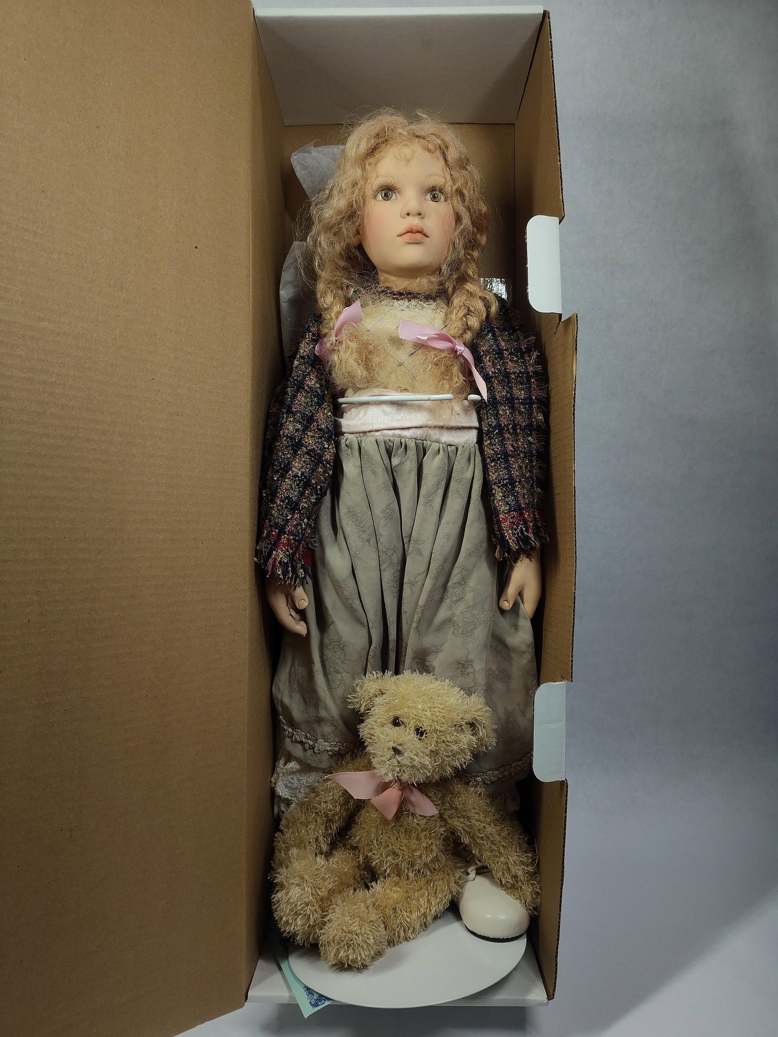 Duck House Heirloom Dolls Martha Porcelain Doll Inc Certificate of Authenticity: great vintage collector doll in like new condition in original packaging standing 27 in H