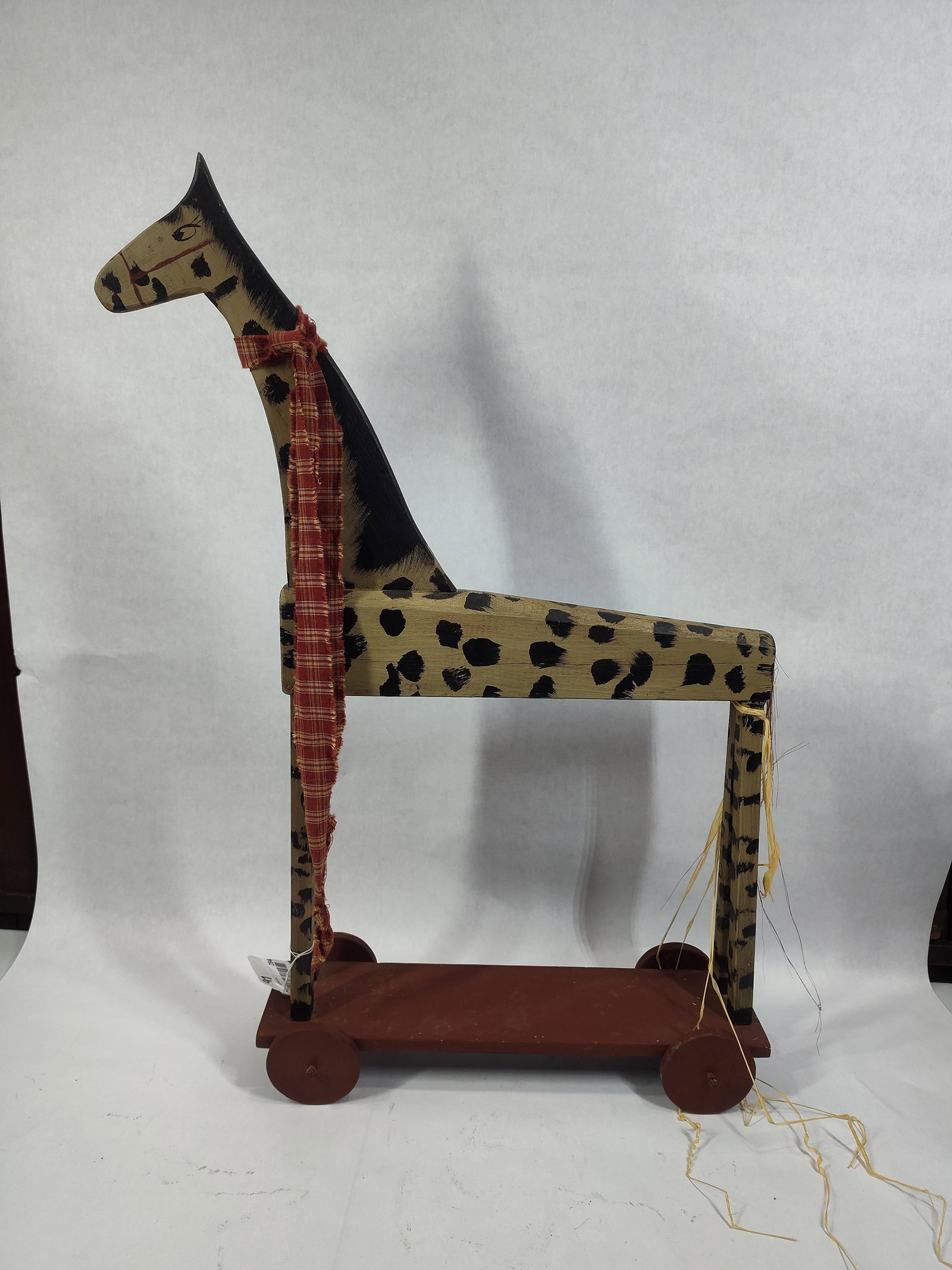 VTG Hand Carved Wooden Folk Art Hand Painted Pull along Giraffe Display (1 of 6)