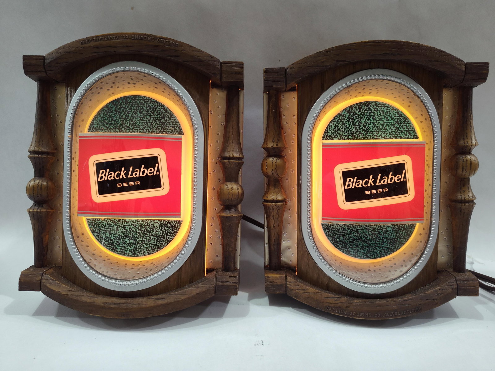 Carlings Breweriana Collectible Black Label Lighted Wall Sconce Advertising Lamps: Great overall vintage condition in good working order measuring 6 x 7