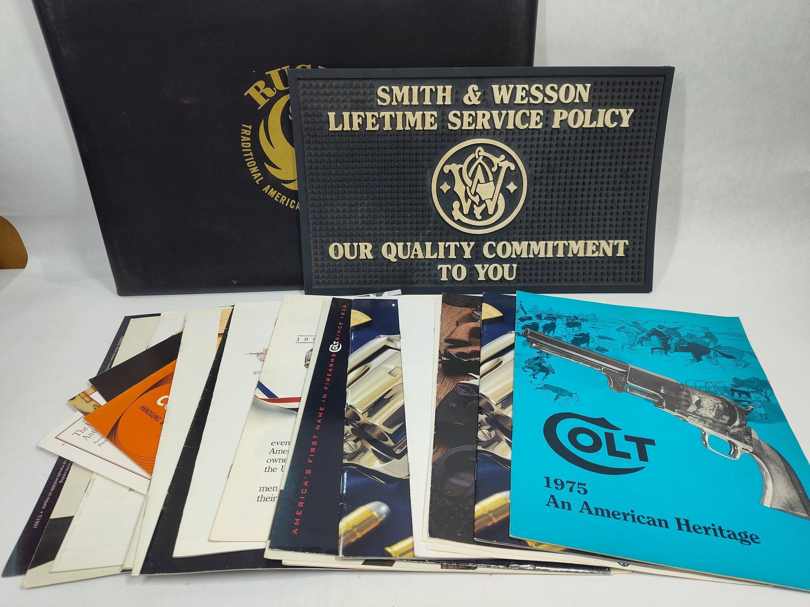 Smith & Wesson Bar Mat, Colt Manuals and Kneeling Pad (1 of 7)