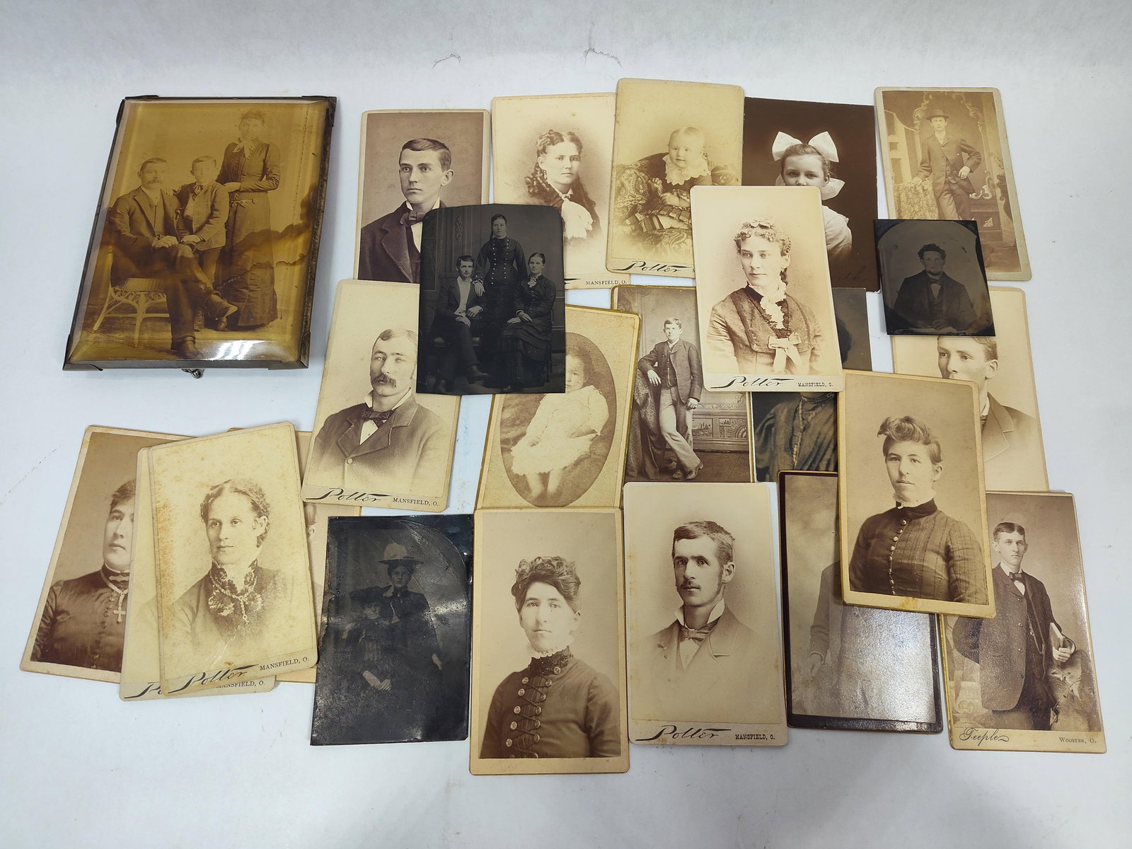 1800's Daguerreotypes, Tin Types, Ambrotypes and Portraits Lot (1 of 4)