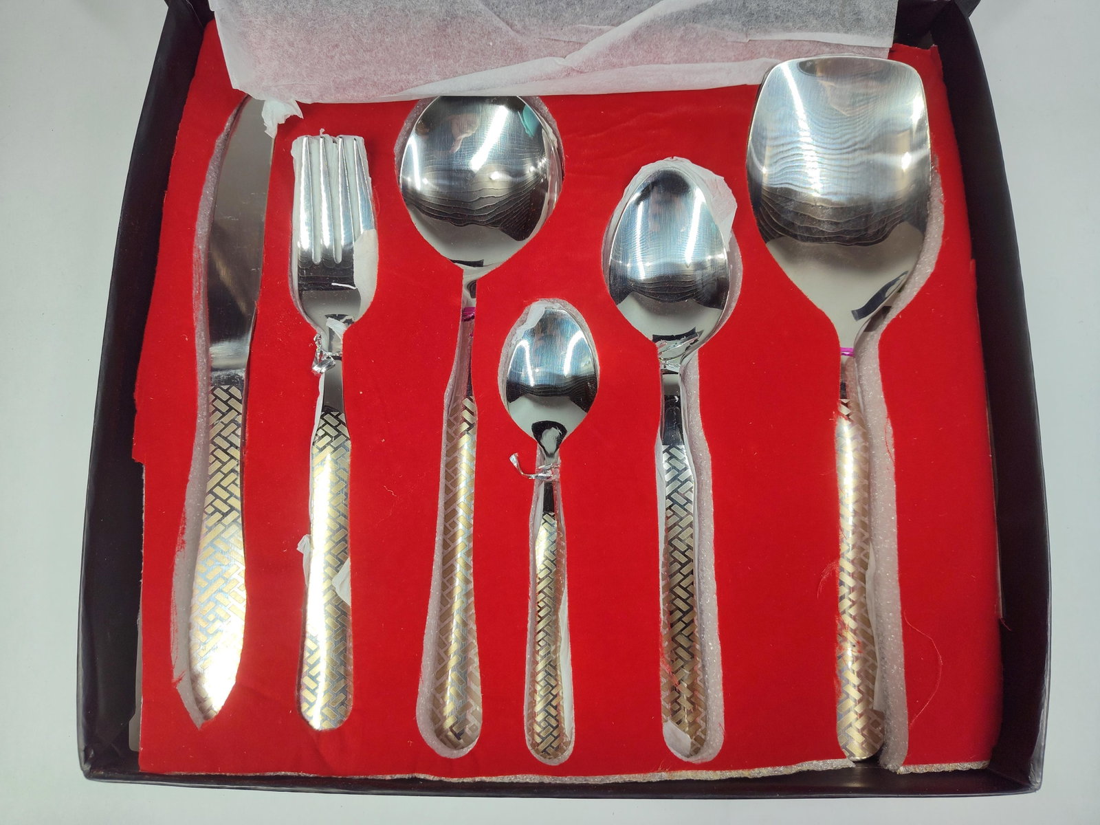 MHS Cutlery by Sheeraz & Sons Flatware Set (1 of 2)