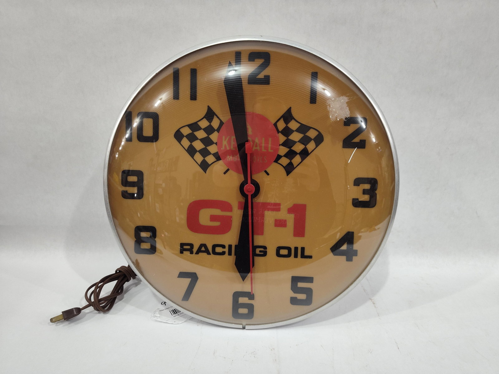 Kendall GT-1 Racing Oil Swihart Products clock: Lights up and runs as it should!! 15in diameter.