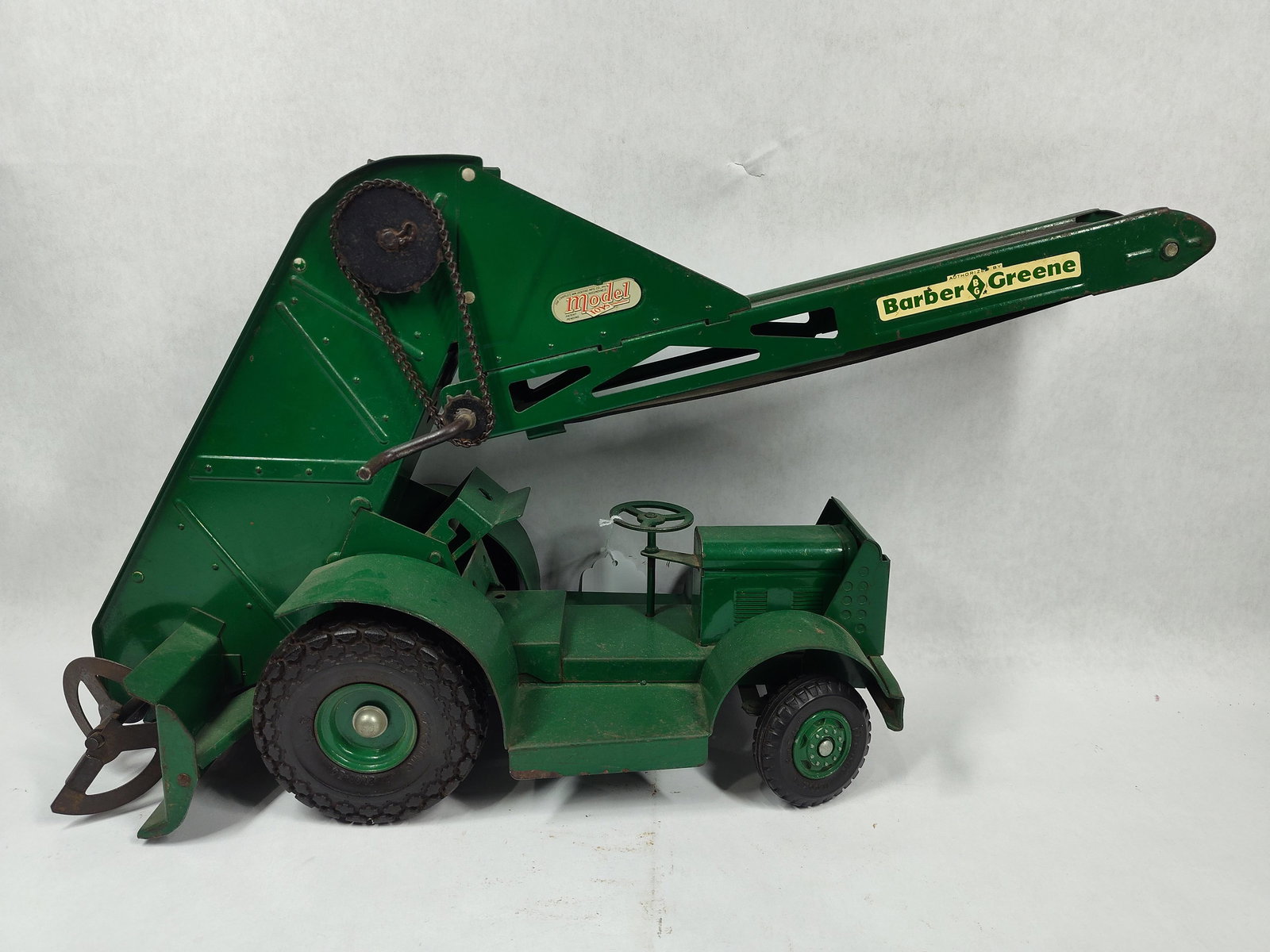 Doepke Model Toys Barber-Greene Bucket Loader: Shows minimal wear to original paint and in great functioning condition!