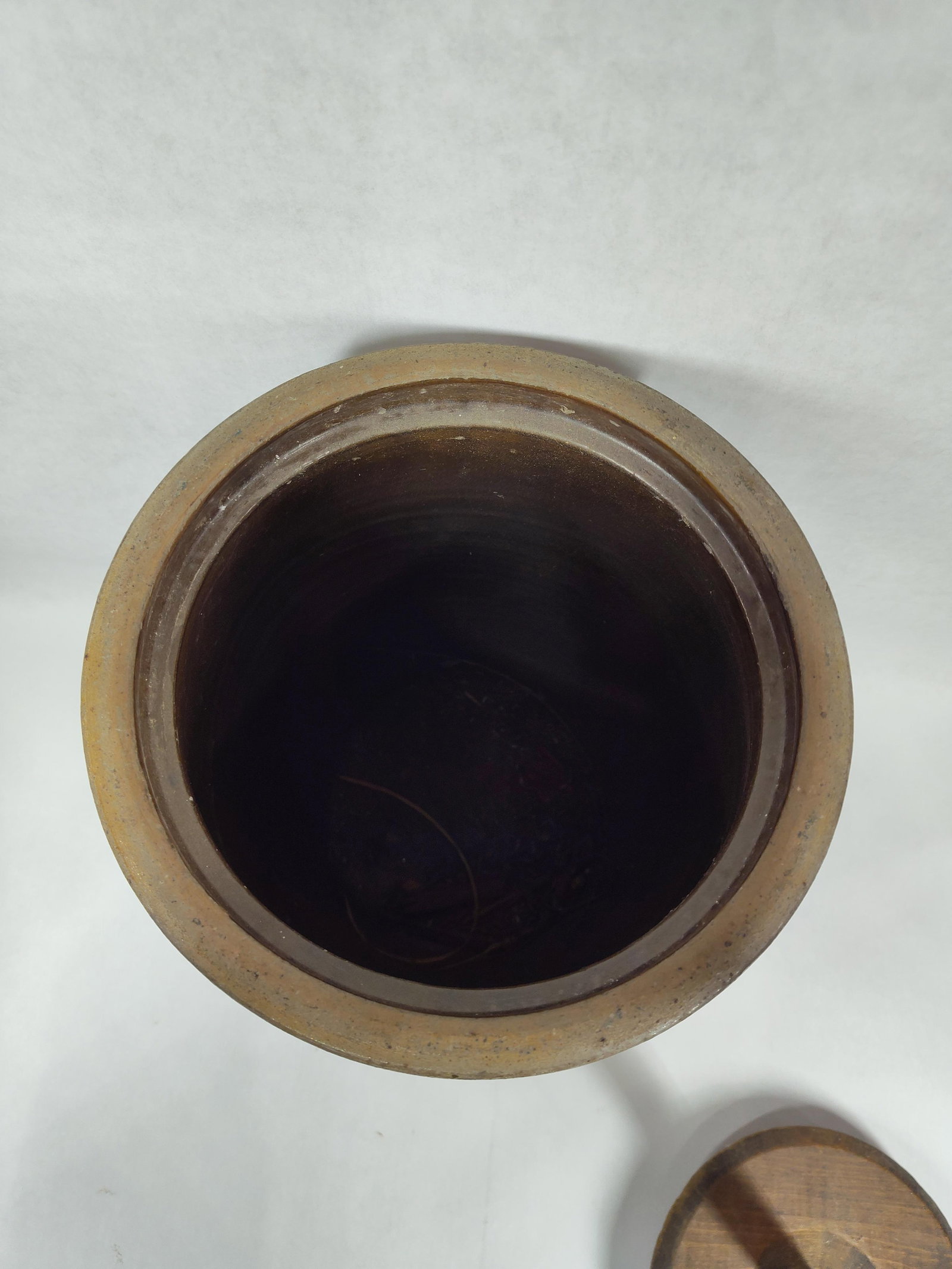 Decorated 4-gal stoneware Dasher churn - 8