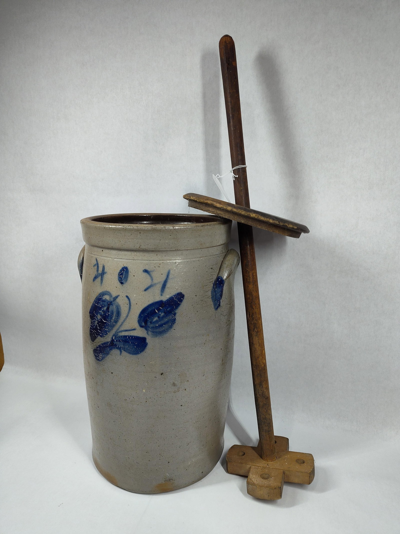 Decorated 4-gal stoneware Dasher churn - 9