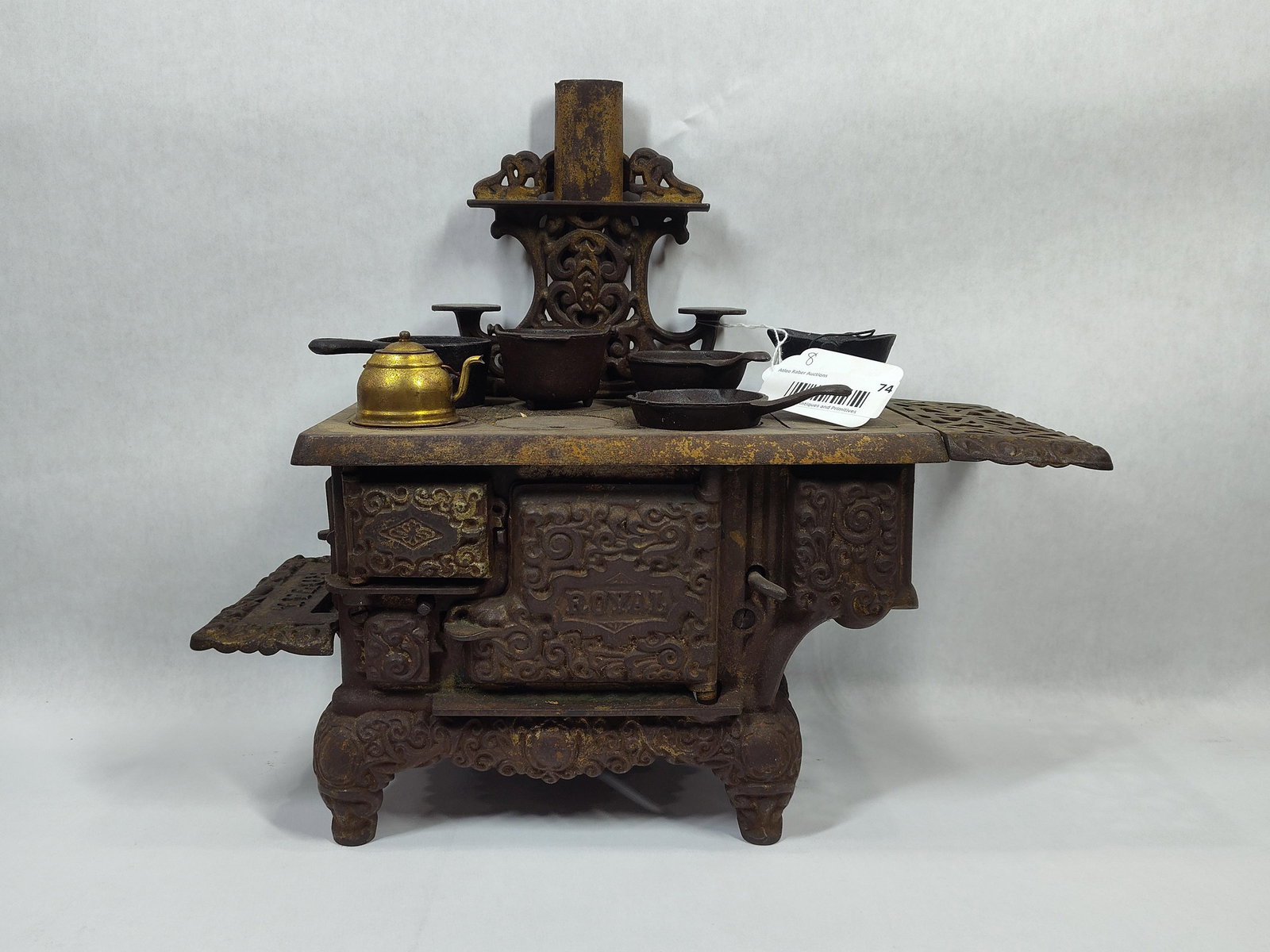 Ornate 1930s "Royal" Cast Iron Toy Stove (1 of 10)