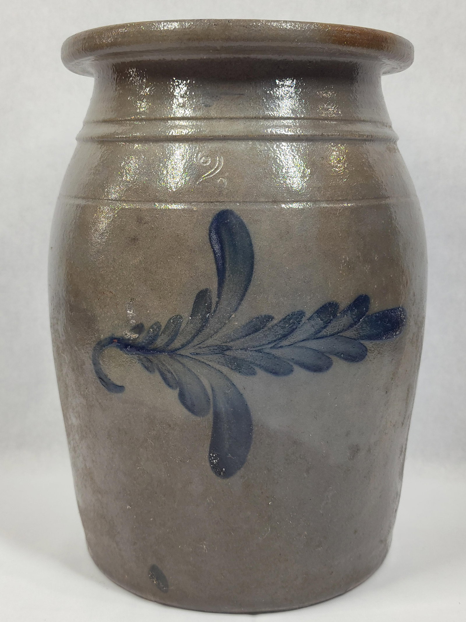 Decorated 2gal stoneware jar (1 of 6)