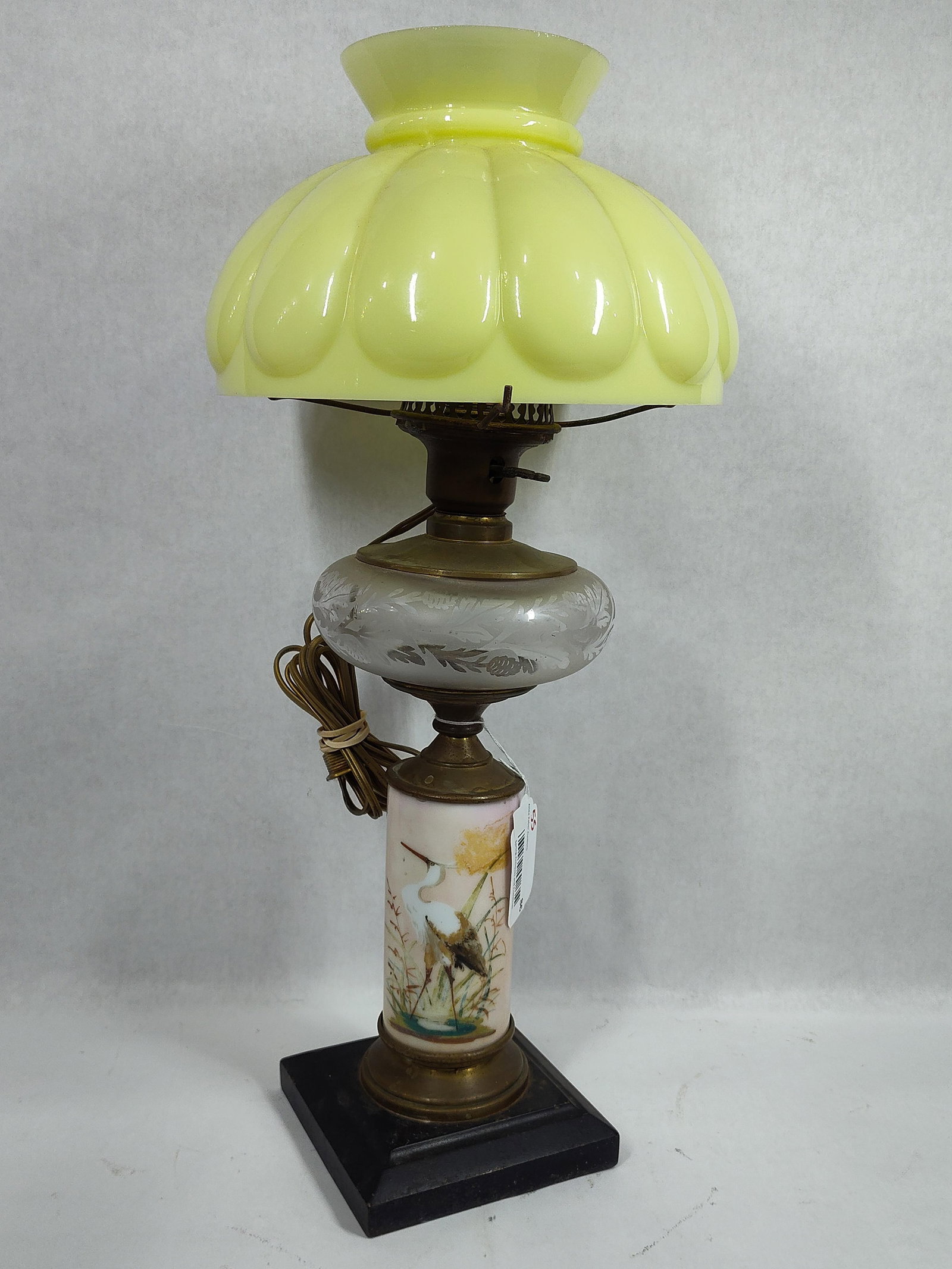 Gone With The Wind Hurricane Style Lamp w/ Uranium Shade (1 of 7)