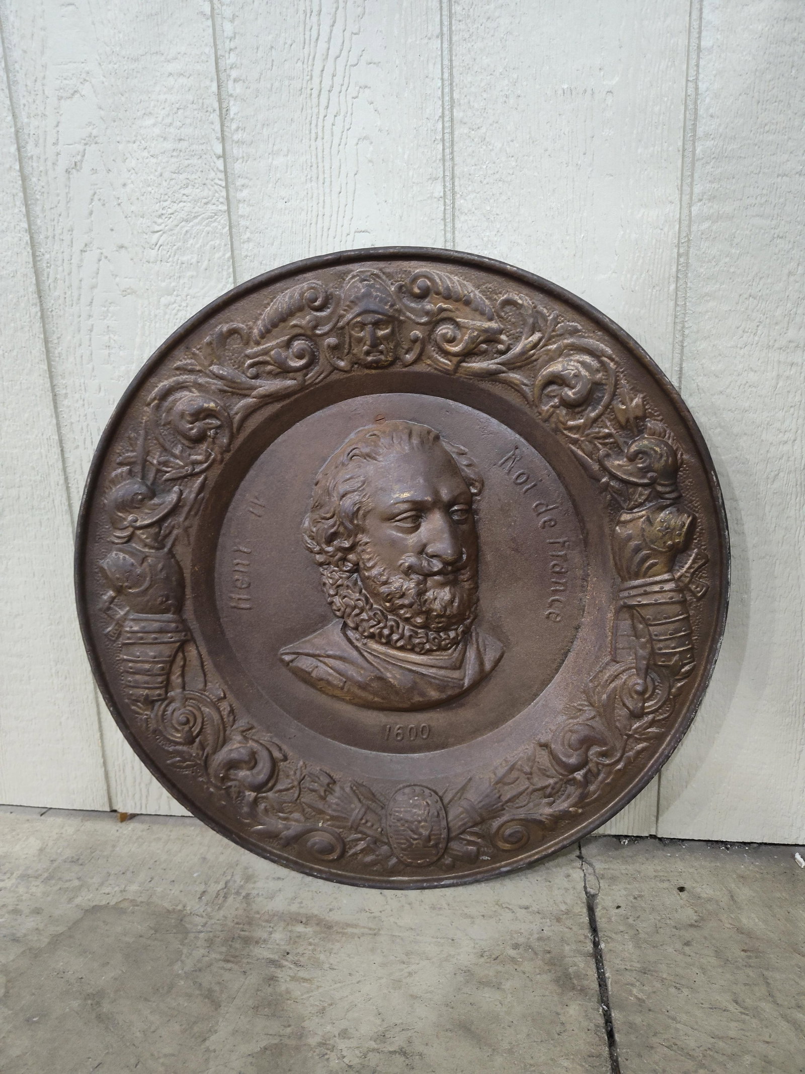 Heavy embossed cast iron Henri IV wall plaque (1 of 7)