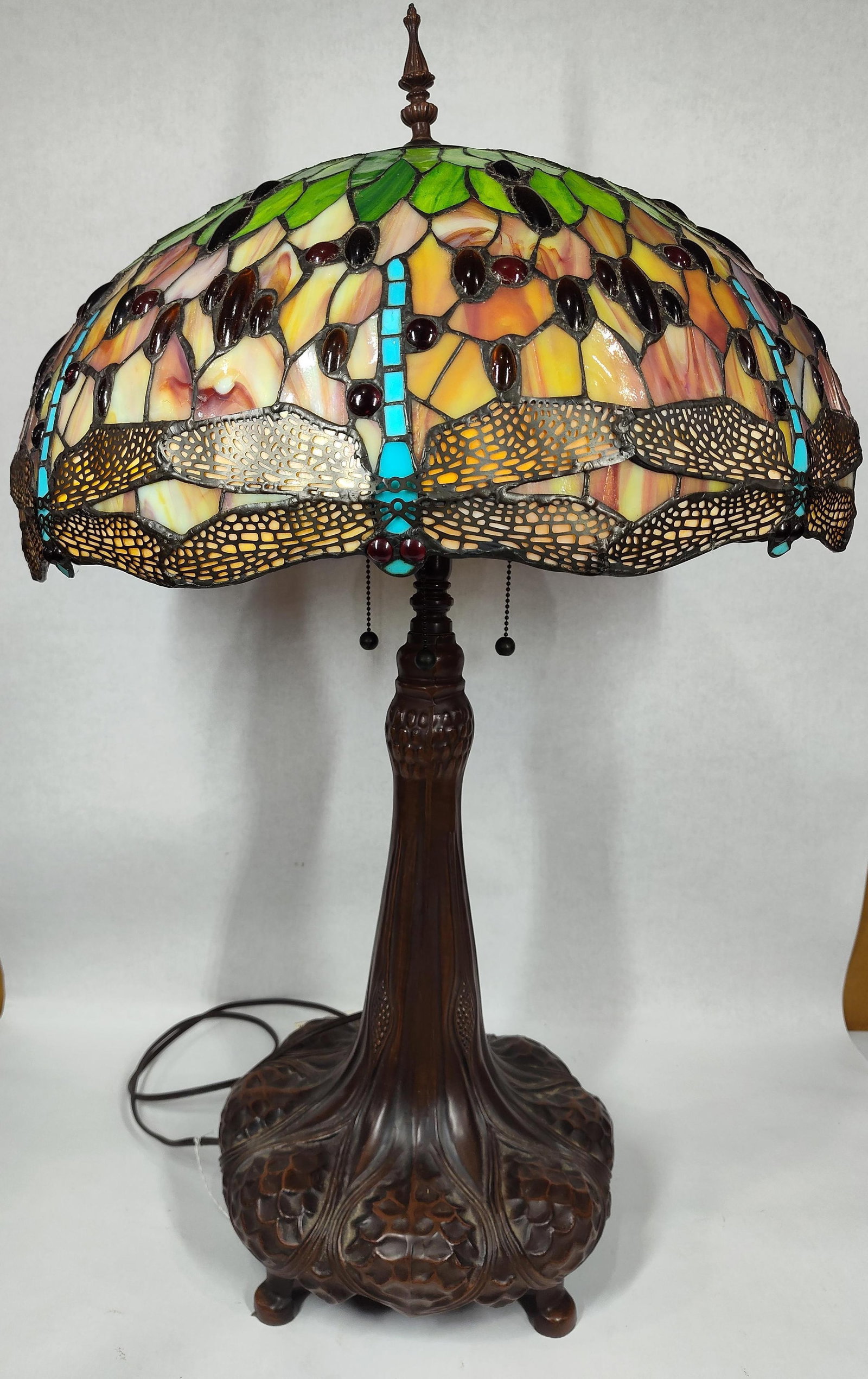 Tiffany Style Dragonfly Stained Glass Lamp: Beautiful Hanging Head Dragonfly shade!! Appears to be in great condition! 21in diameter 35in tall.