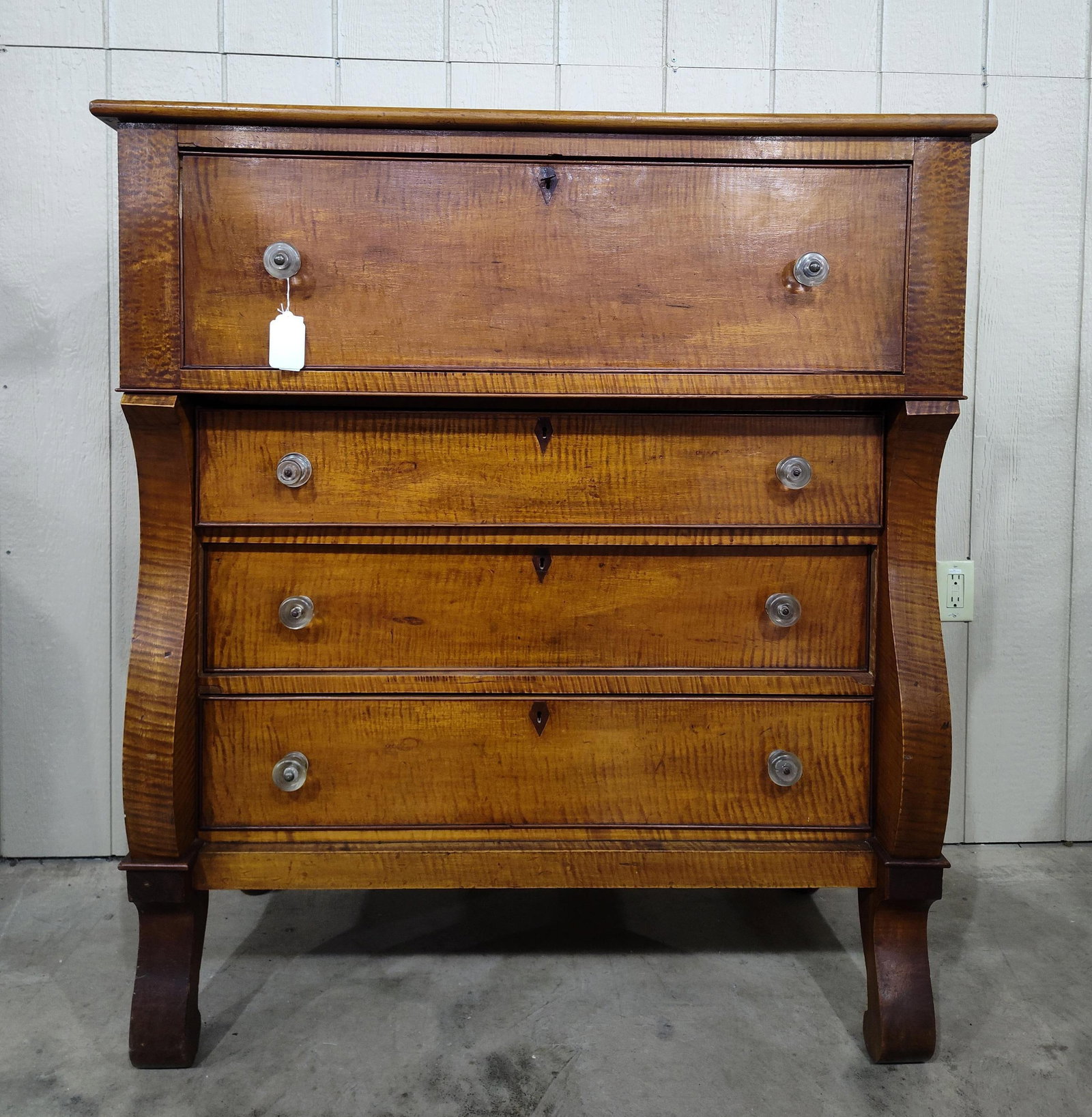 American 19th century Tiger Maple Empire Chest of Drawers: Beautiful early Empire Style chest of drawers with diamond inlay key holes and glass knobs. Shows a few minor chips on trim surrounding top drawer and veneer between drawers but overall in great