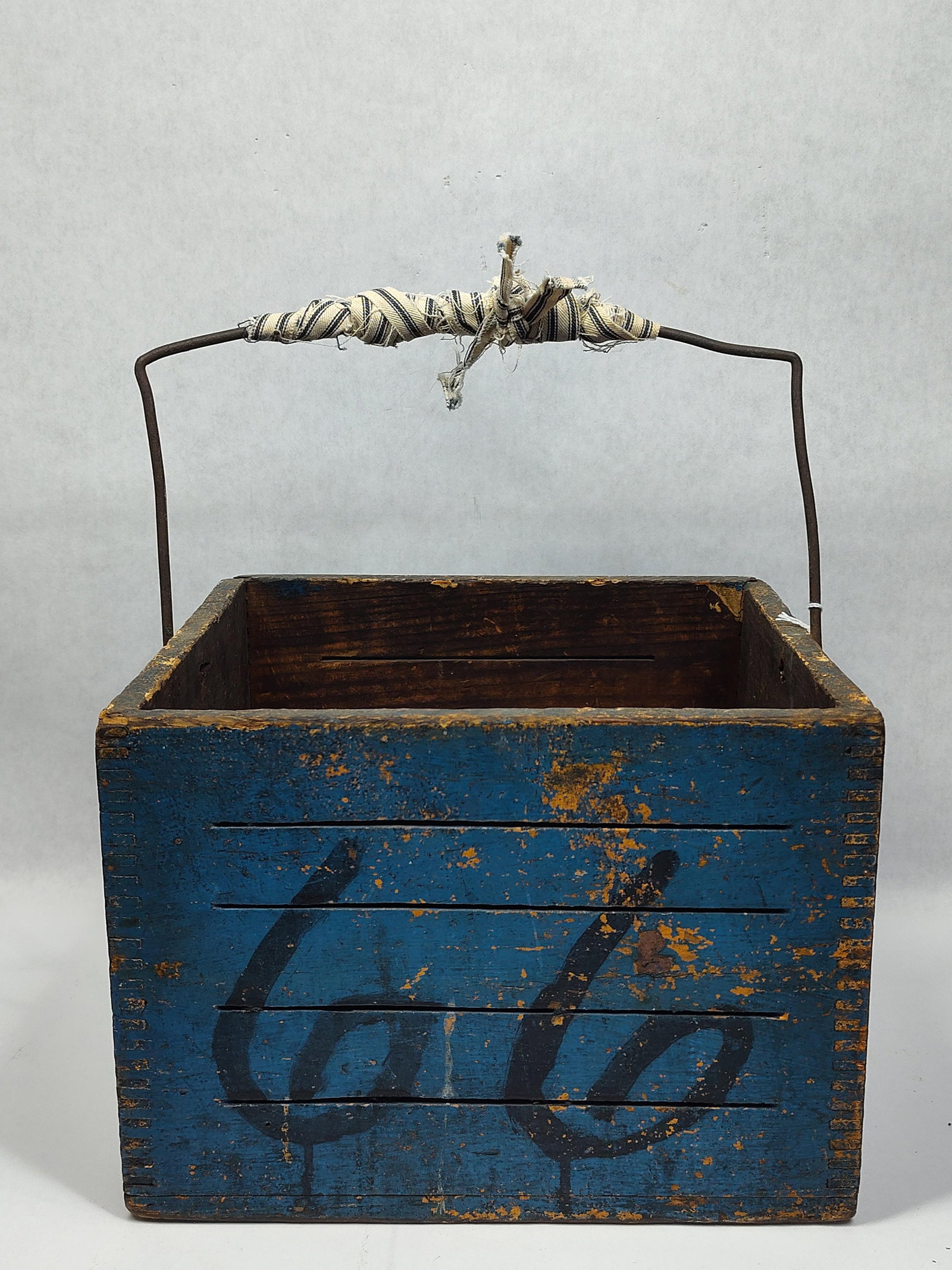 Excellent Painted Dovetailed Box w/Handle: Outstanding paint!! 11in x 10in 8in tall.