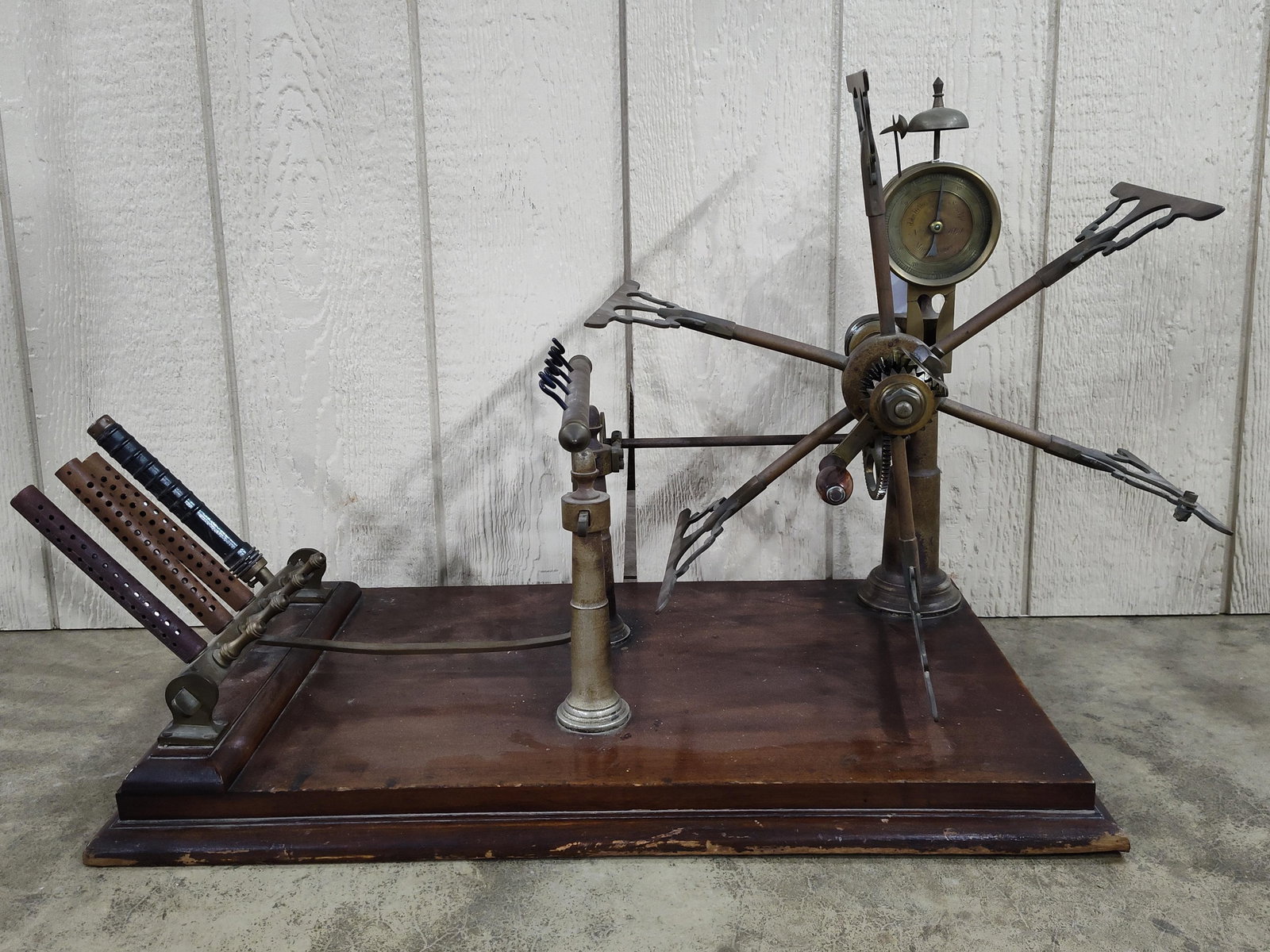 Victorian English Brass Wrap Reel Winding Machine: Unusual early Winding Machine with mostly brass components on wooden base. Brass dial is marked John Hetherington & Sons Ltd. No.5164. Appears to be in good solid condition! Base is 17in x 28in,