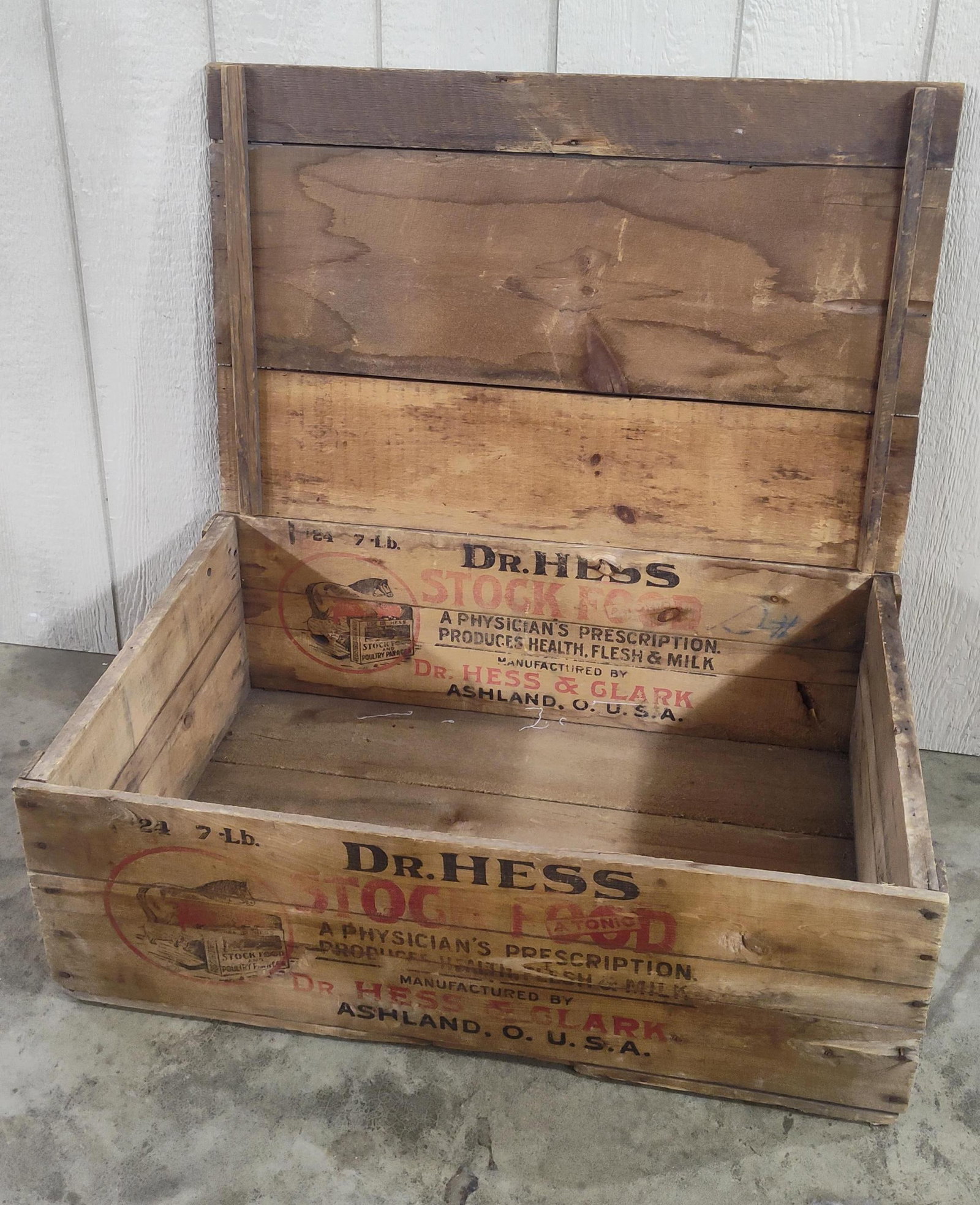 Large Dr. Hess Stock Food Shipping Box (1 of 7)