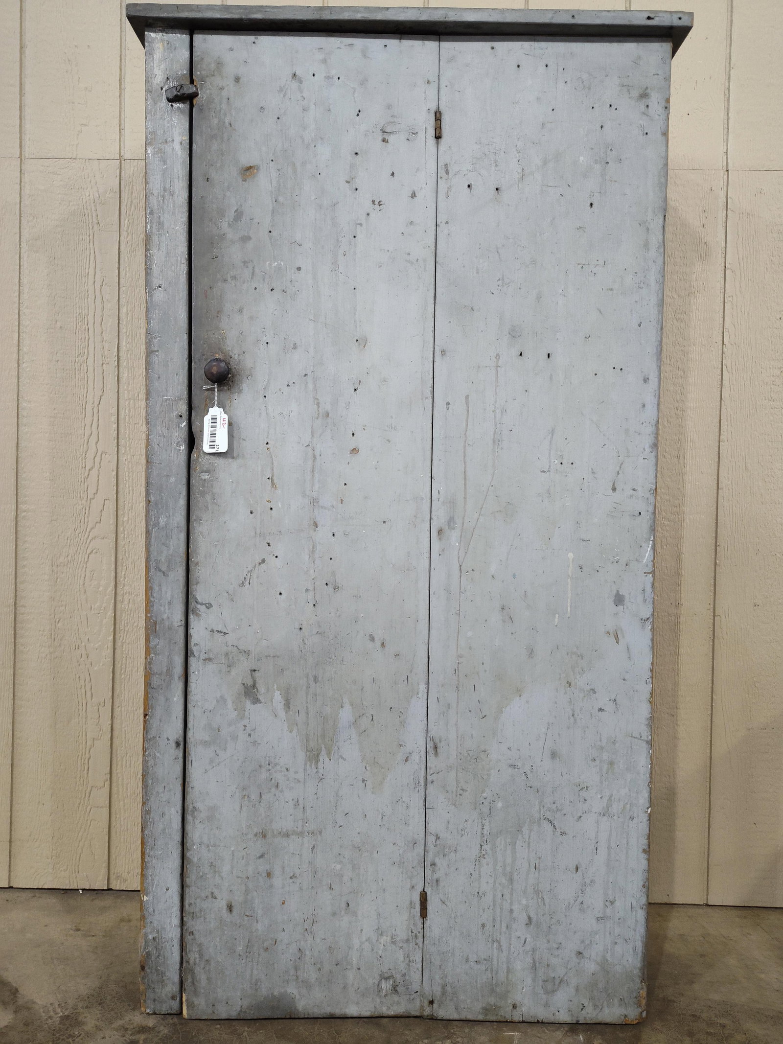 Outstanding Painted Flatwall Single Door Cabinet: Awesome original paint and in great condition! Sq nail Construction. About as good as it gets in painted furniture!! 33in wide 14in deep 61.5in tall