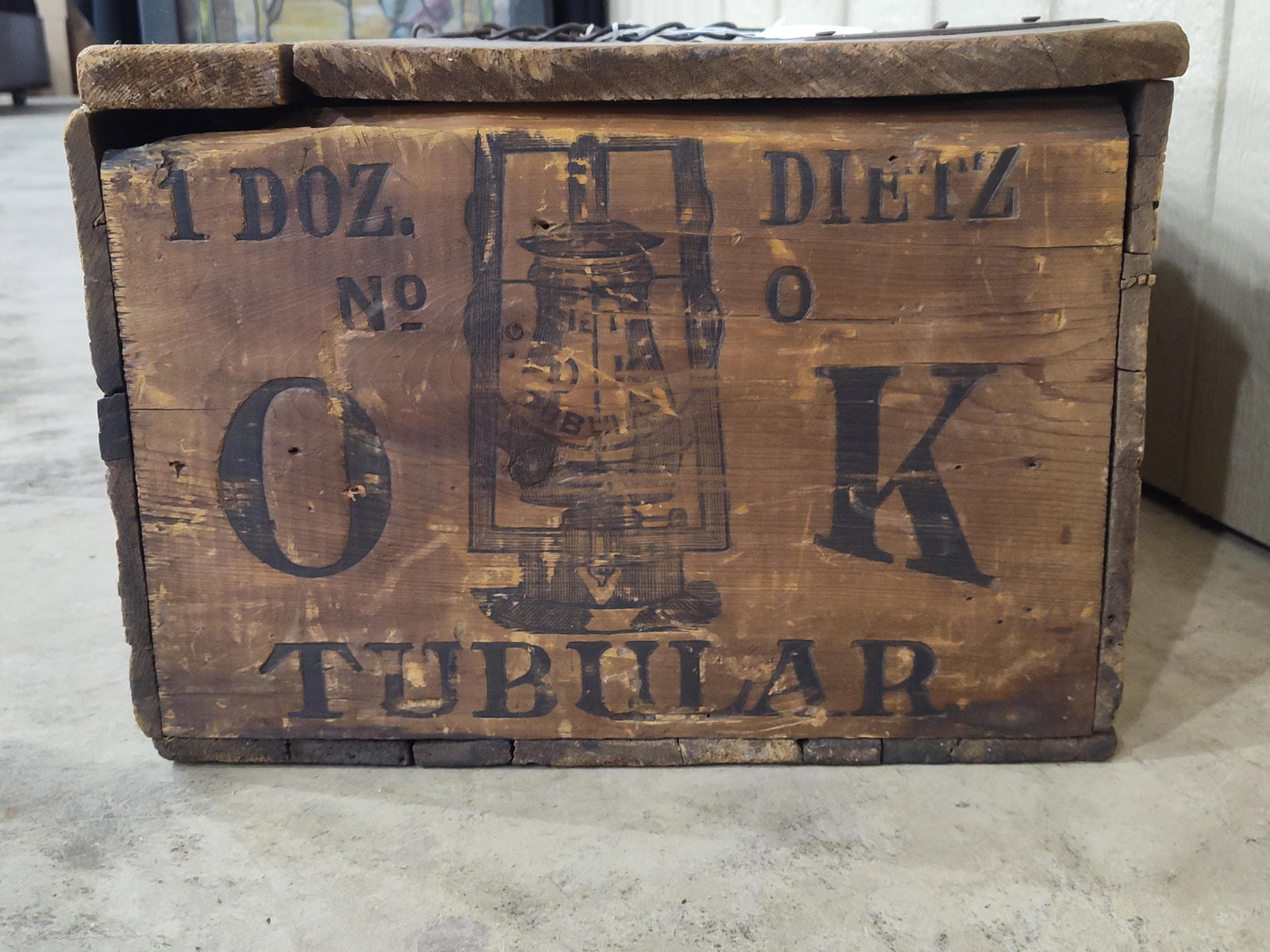 Dietz Lanterns Shipping Box - 4