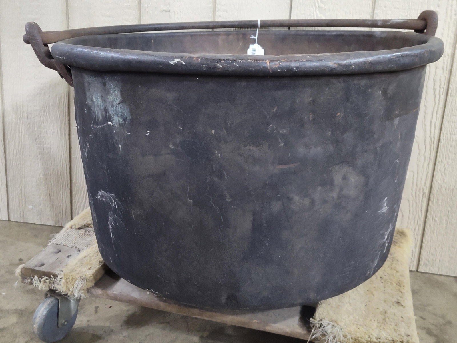 Large Dovetailed Bottom Copper Kettle - 2
